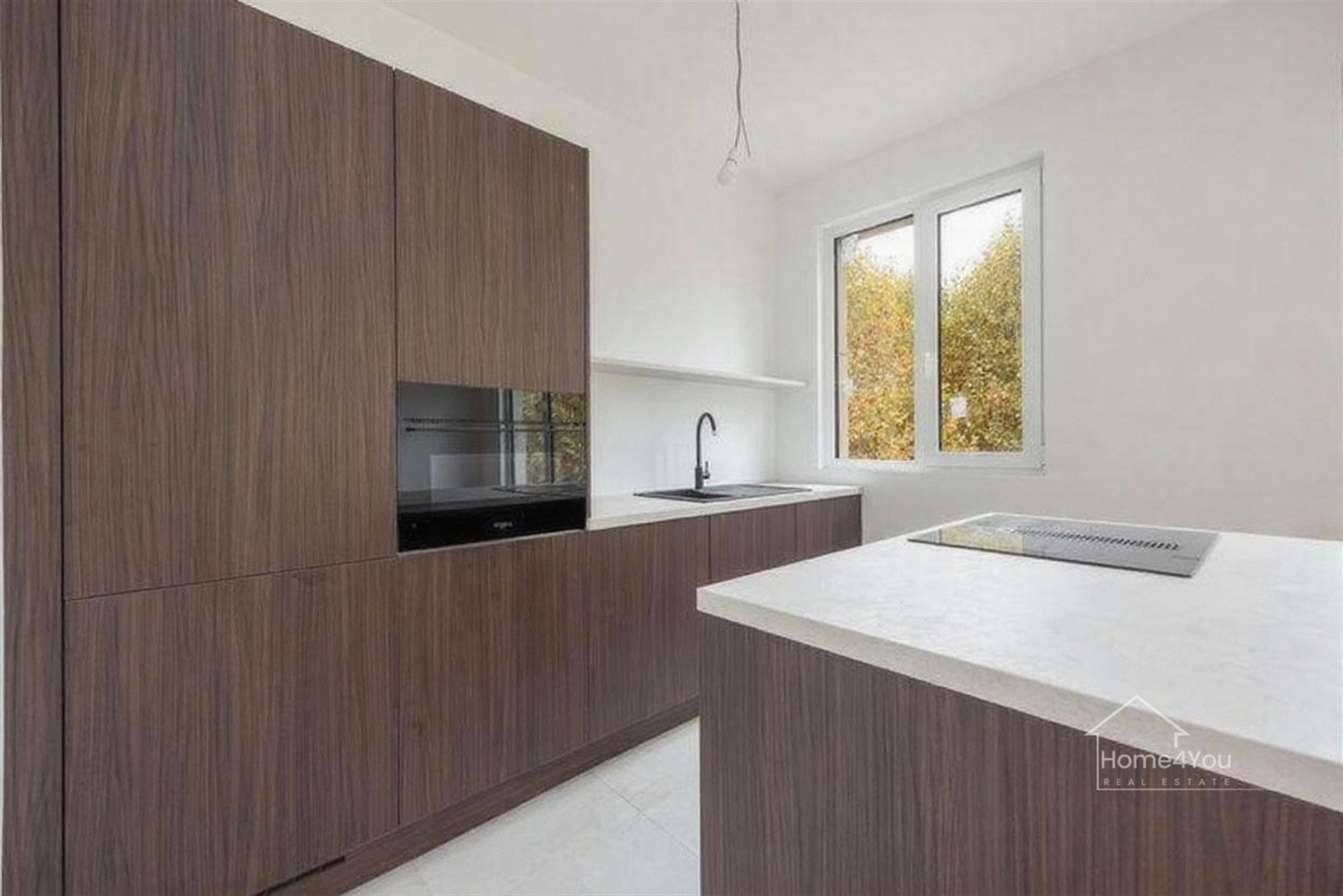 Gerenoveerd 2-slaapkamer appartement in Borsbeek te koop! foto 2