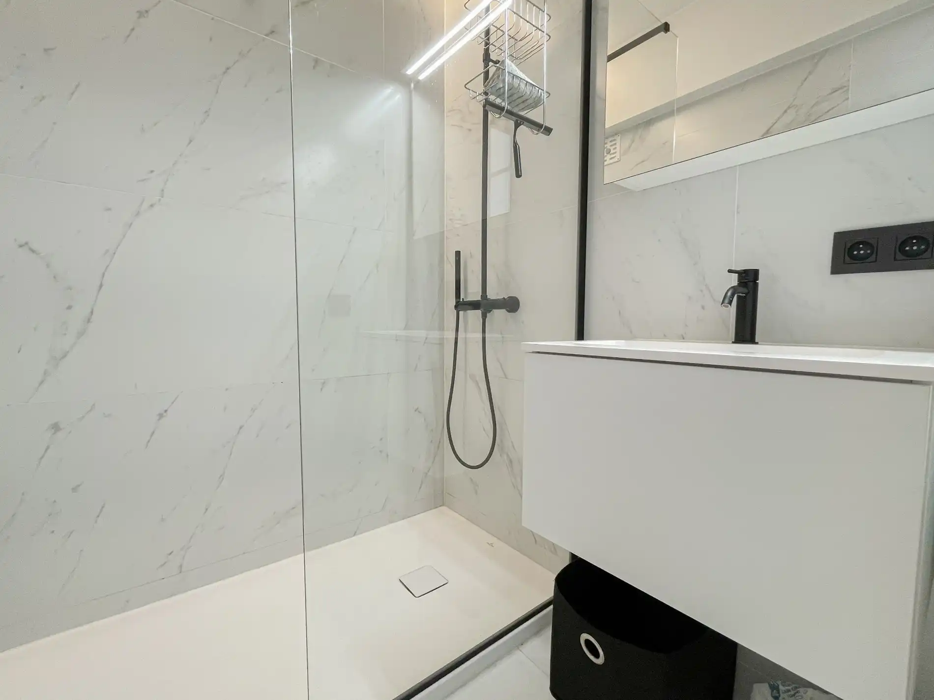 Recent tijdloos gerenoveerd appartement gelegen op de Kustlaan.  foto 13