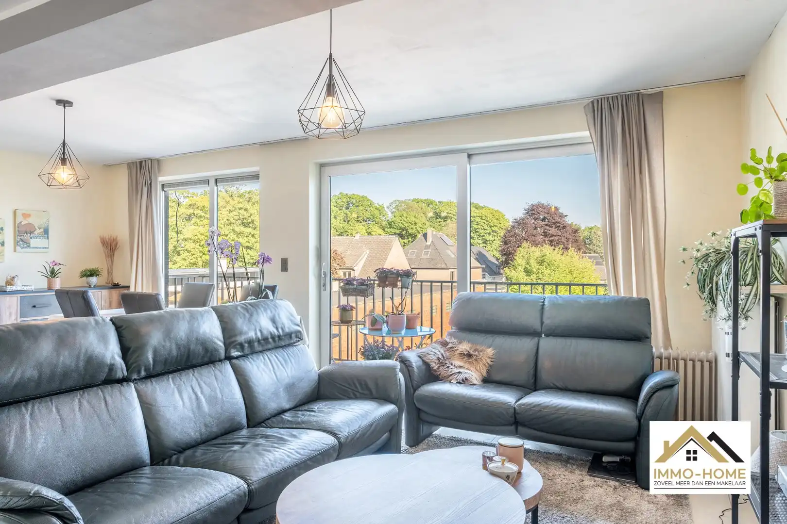 Instapklaar ruim appartement met autostaanplaats foto 9