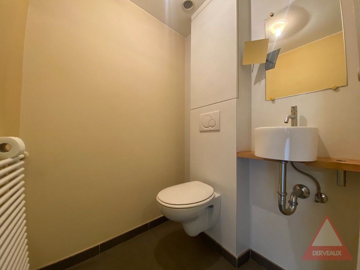 Roeselare - Ruime woning met handelsruimte, garage en 5 slaapkamers foto 11