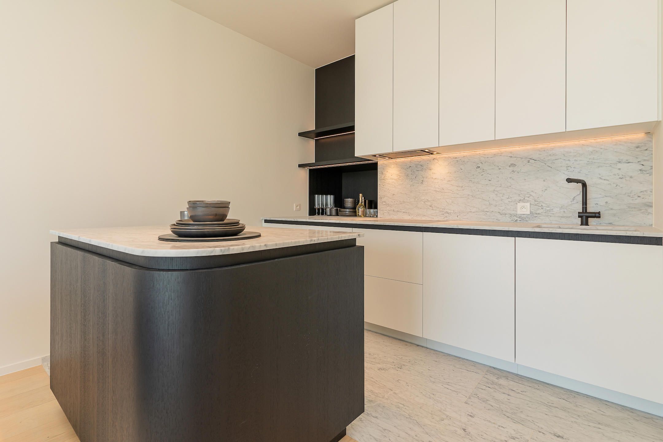 ANTWERPEN - Antwerp Tower  foto 8