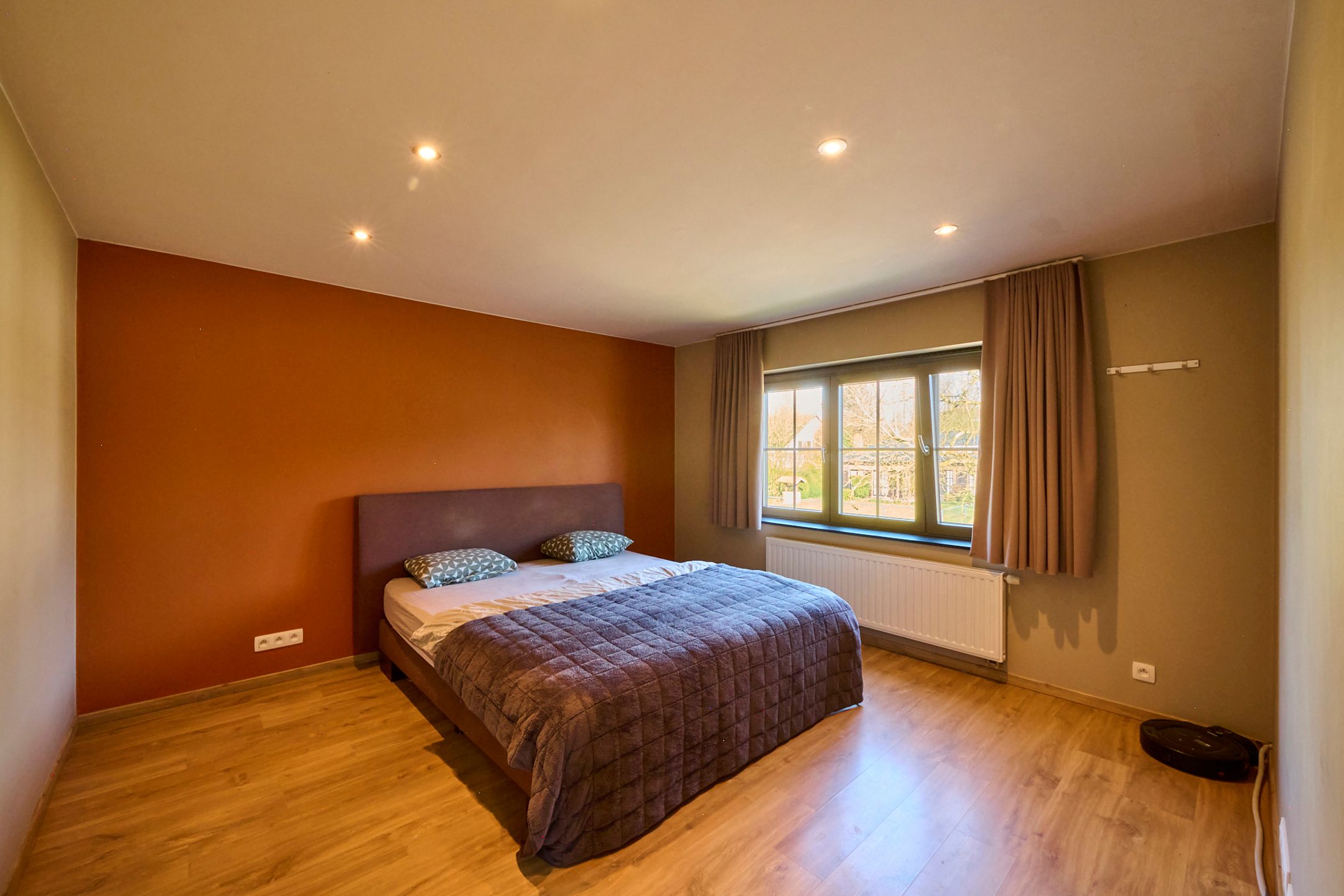 Volledig verbouwde woning met zwembad foto 15