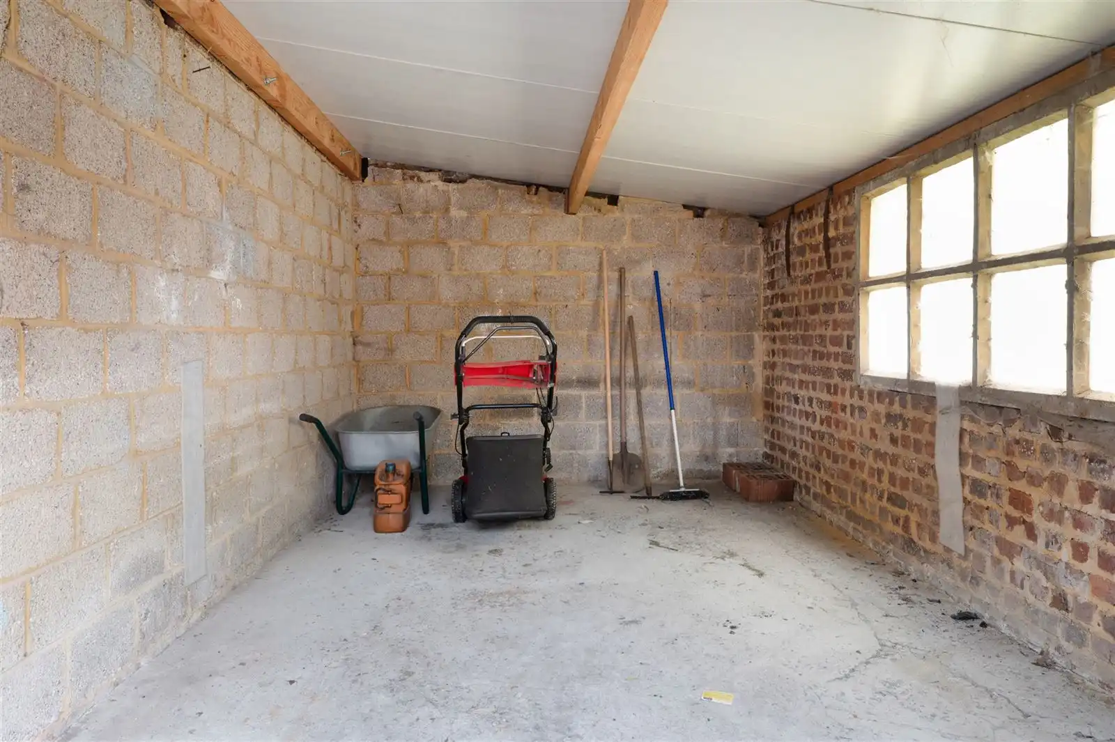 te renoveren starterswoning foto 14