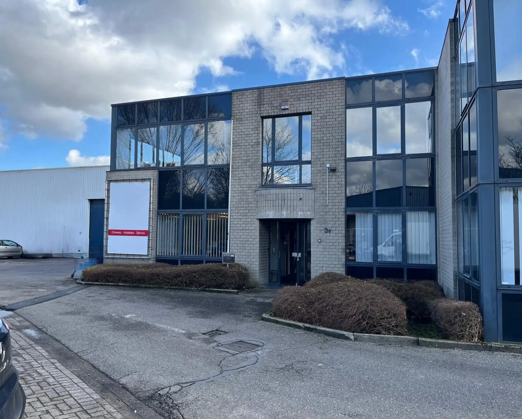 Aartselaar: magazijn 430m² met gelijkvloers kantoor 151m²  foto 9