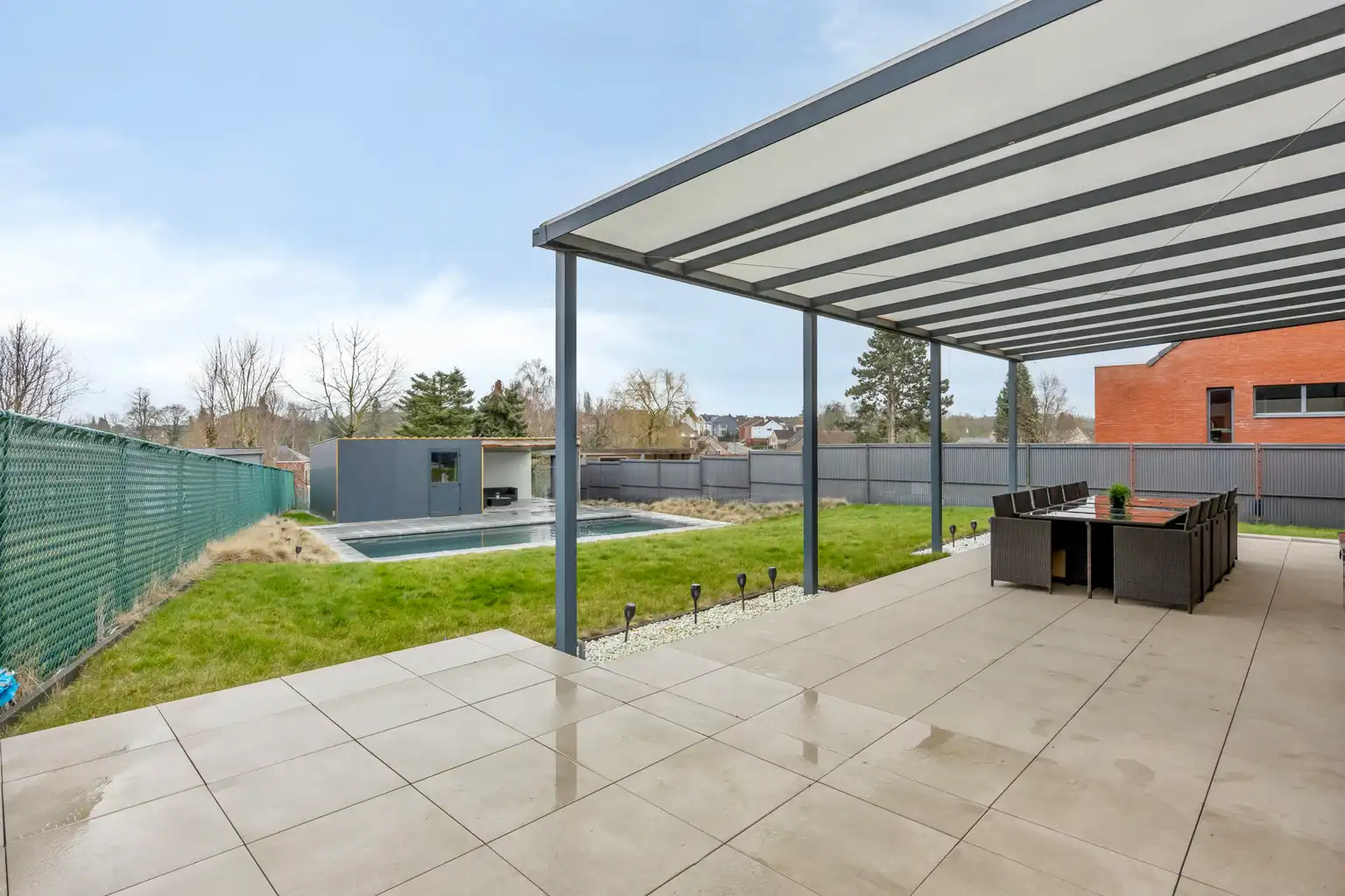 INSTAPKLARE WONING MET PRAKTIJKRUIMTE/BUREEL EN ZWEMBAD foto 27