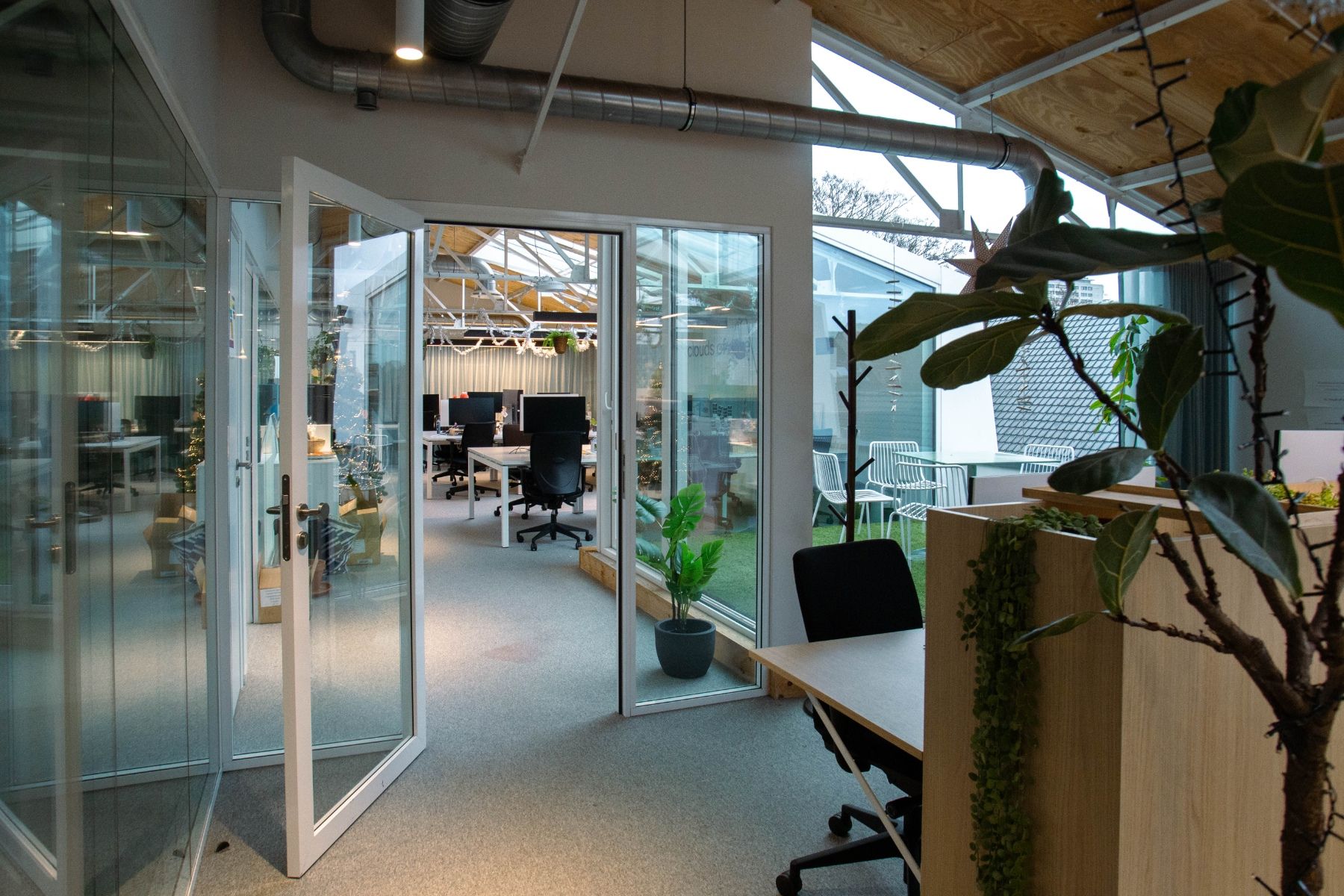 Kantoorruimtes vanaf 8 m² tot 215 m² in Gent. foto 13