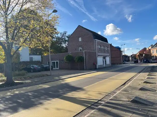 Gelijkvloerse koel- en handelsruimtes met laad- en loskade foto 3