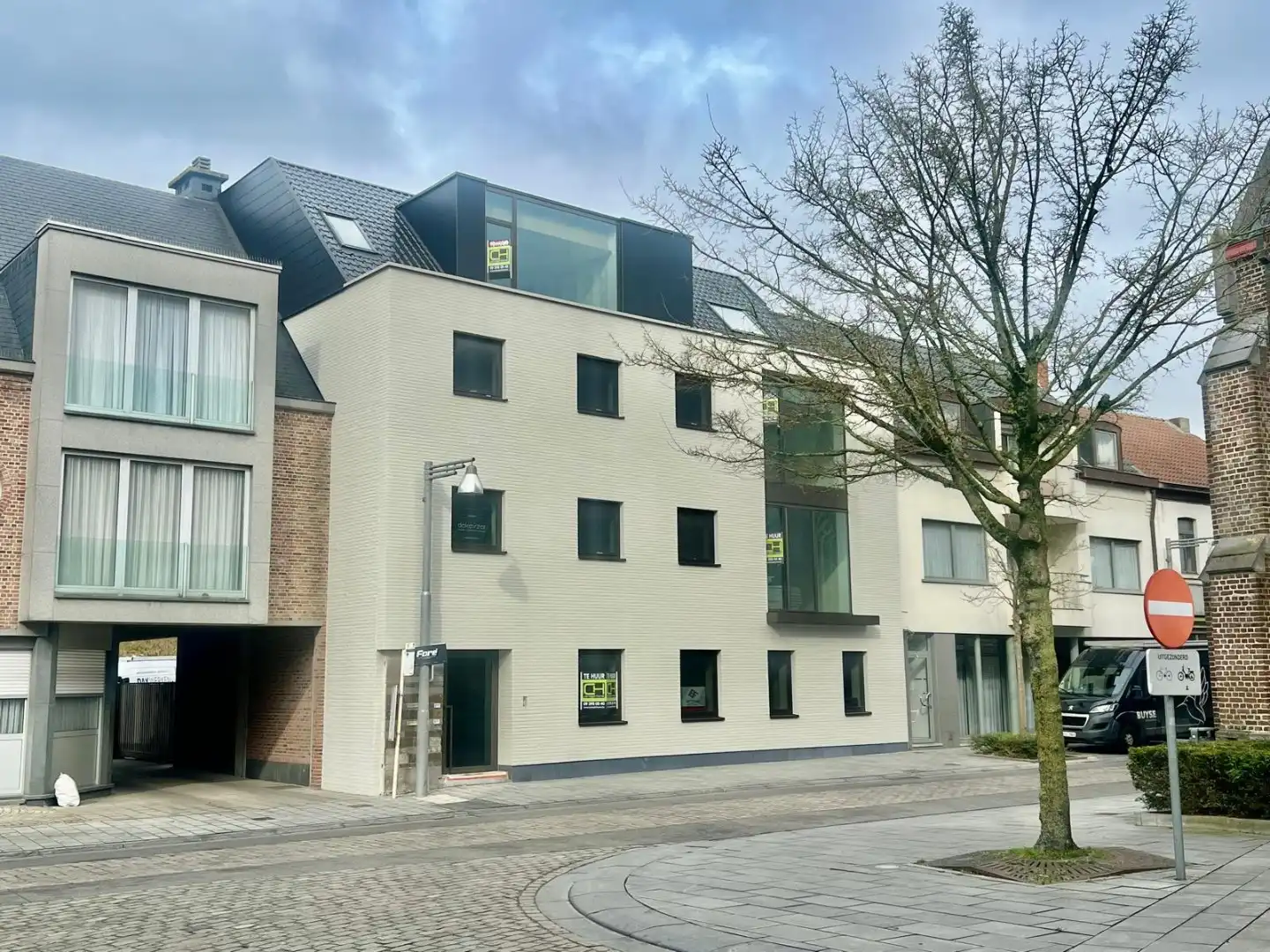 🏡 Instapklaar appartement met 3 slaapkamers in Lovendegem foto {{pictureIndex}}