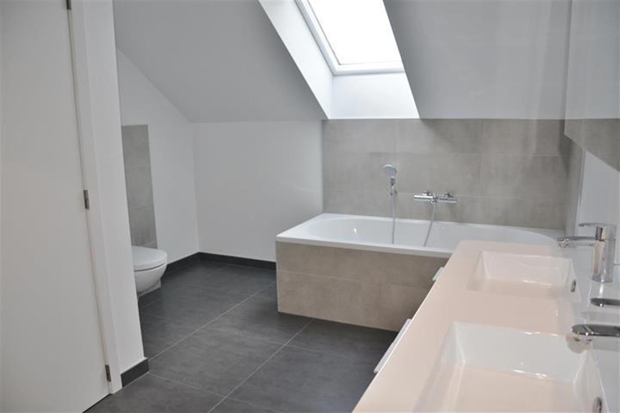 Appartement te huur foto 11