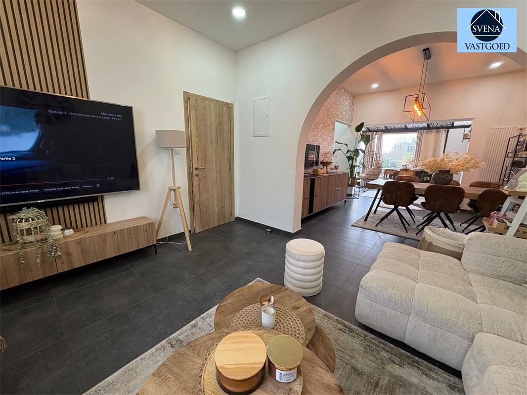 ZEER MOOIE EN EIGENTIJDSE WONING MET 4 SLAAPKAMERS foto 3