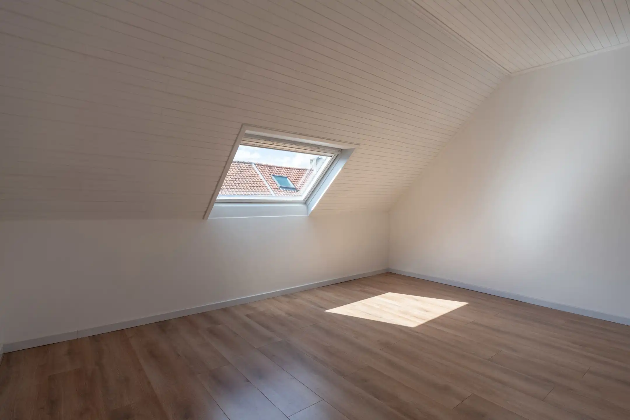 Volledig vernieuwde (2025) 2 slaapkamerwoning (A label) foto 15