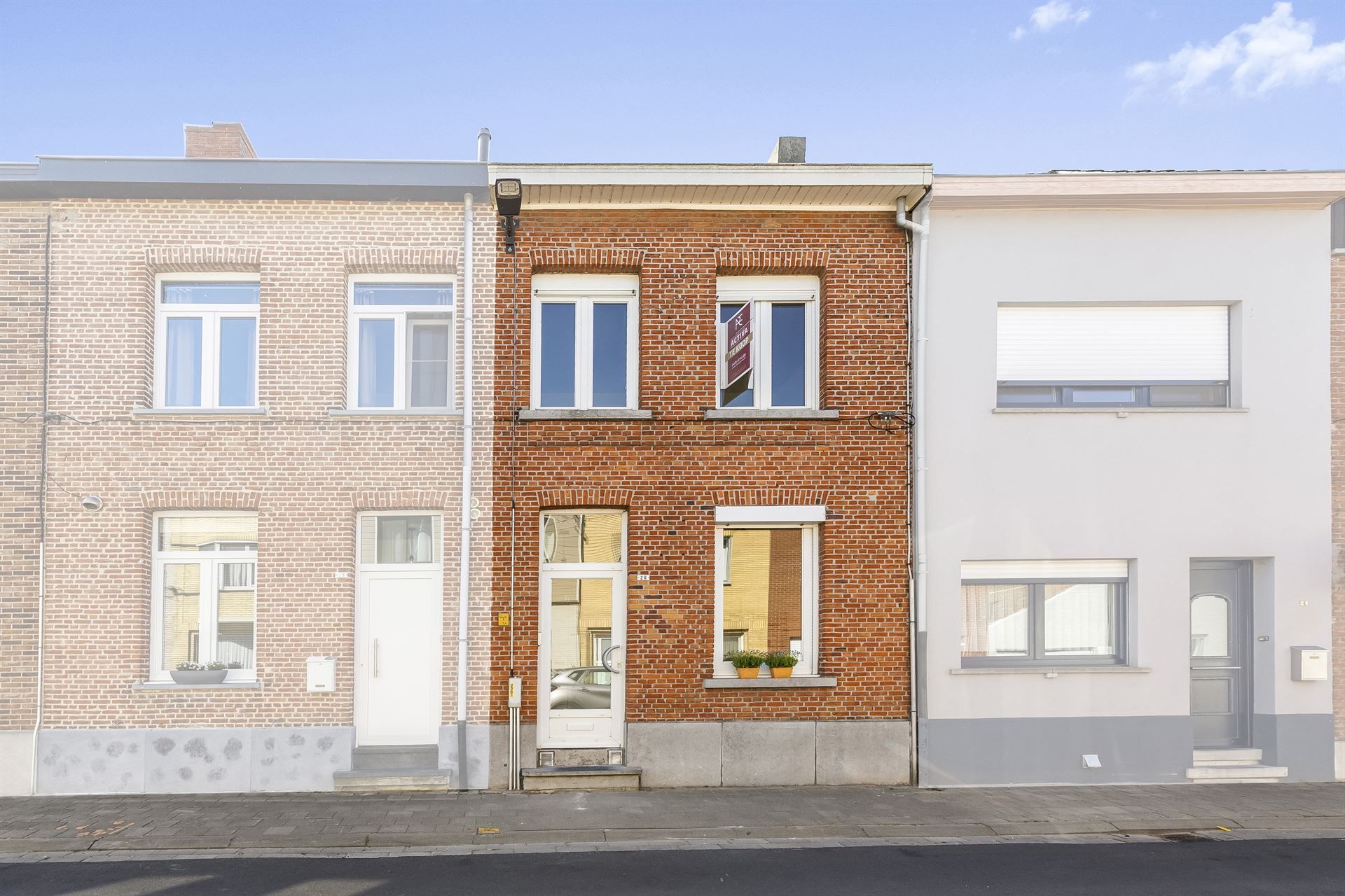 Knusse gerenoveerde rijwoning te koop in Duffel-Oost  foto {{pictureIndex}}