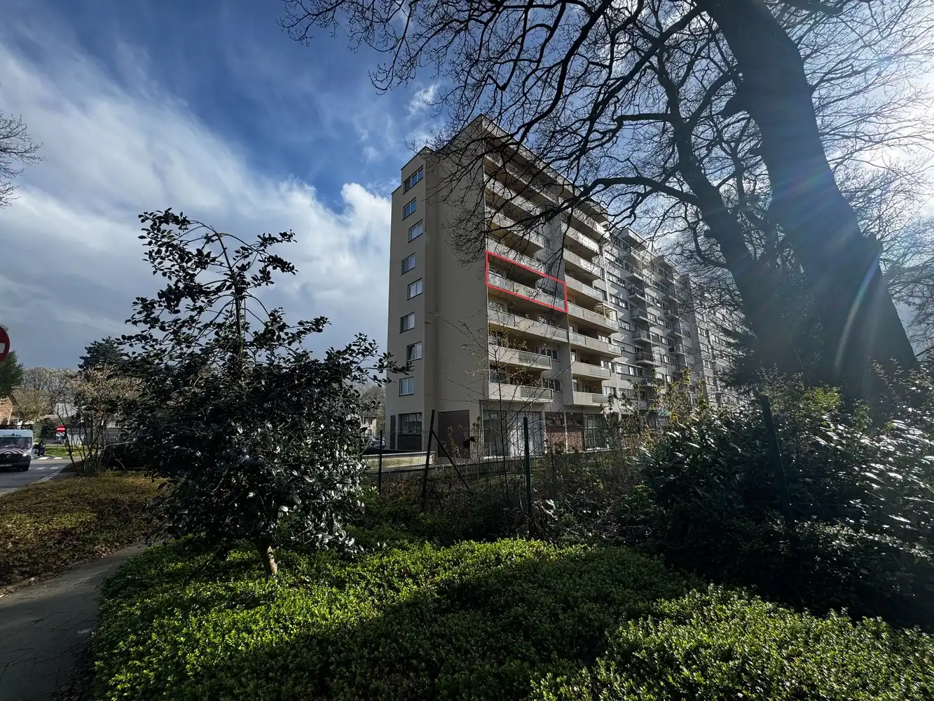 RUIM APPARTEMENT OP TOPLIGGING IN GENK foto 2