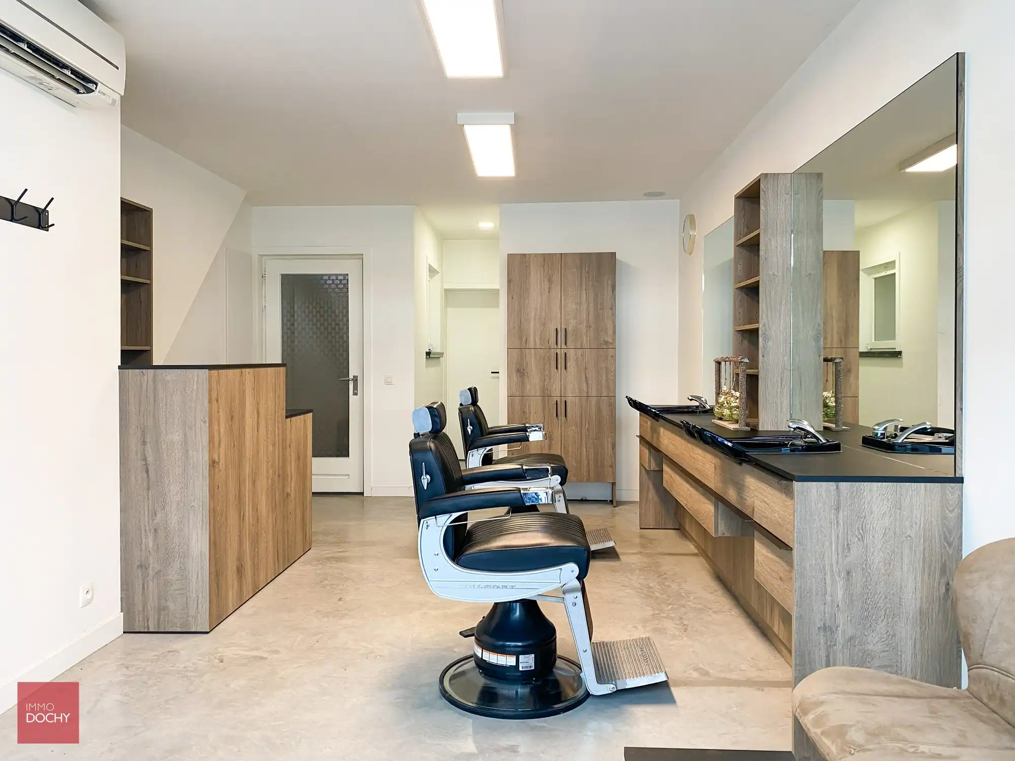 Centraal gelegen handelspand (ideaal voor starter)| Stationsstraat foto 2