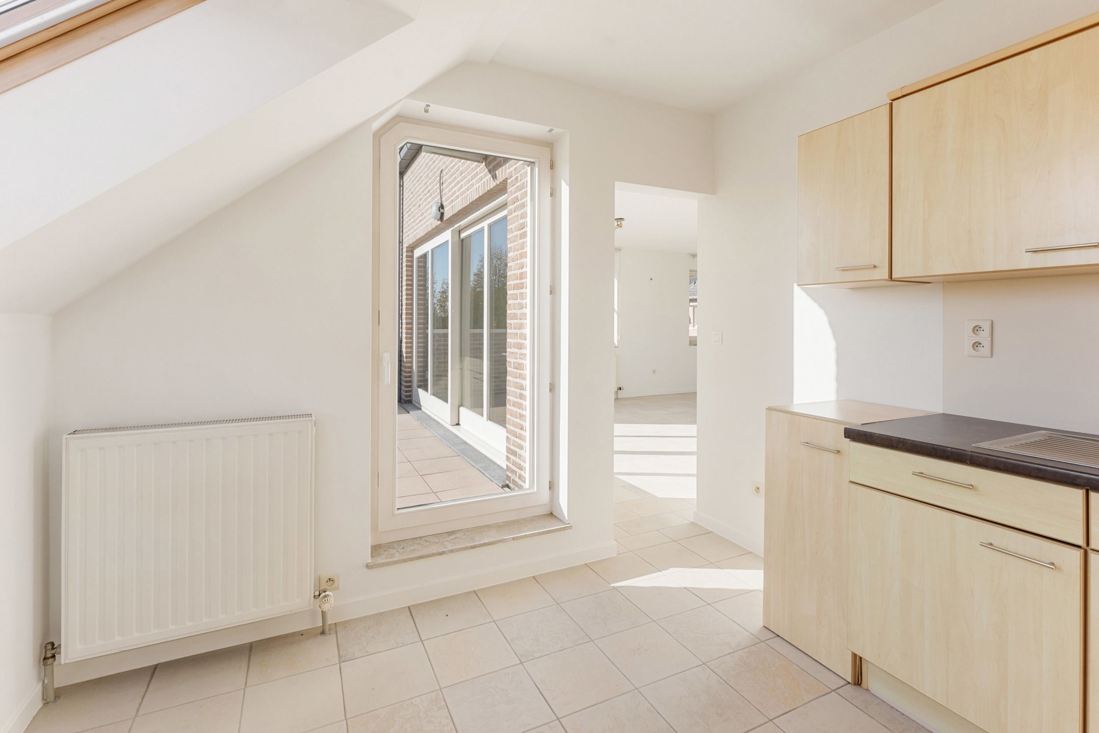 Duplex appartement met garage te Heukelom foto 11