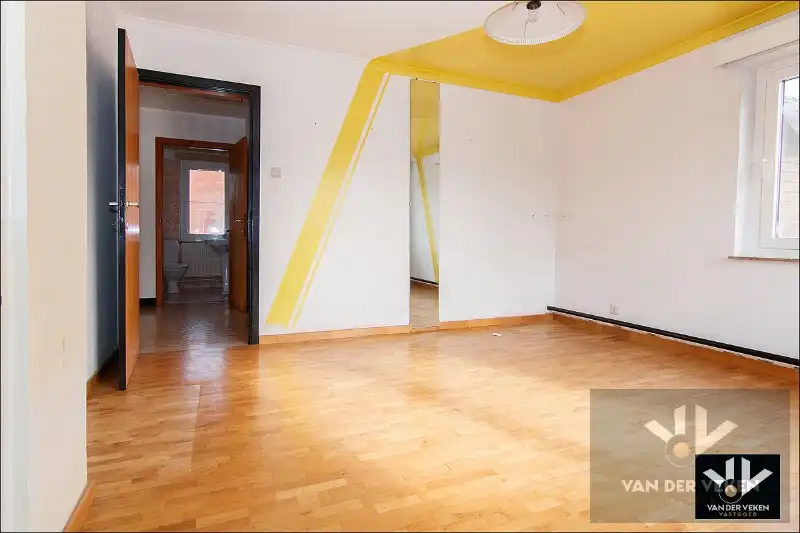 Multifunctioneel eigendom met 2 wooneenheden op een riant perceel van 21 aren 83 centiaren op een goed bereikbare, rustige locatie in Diepenbeek foto 21