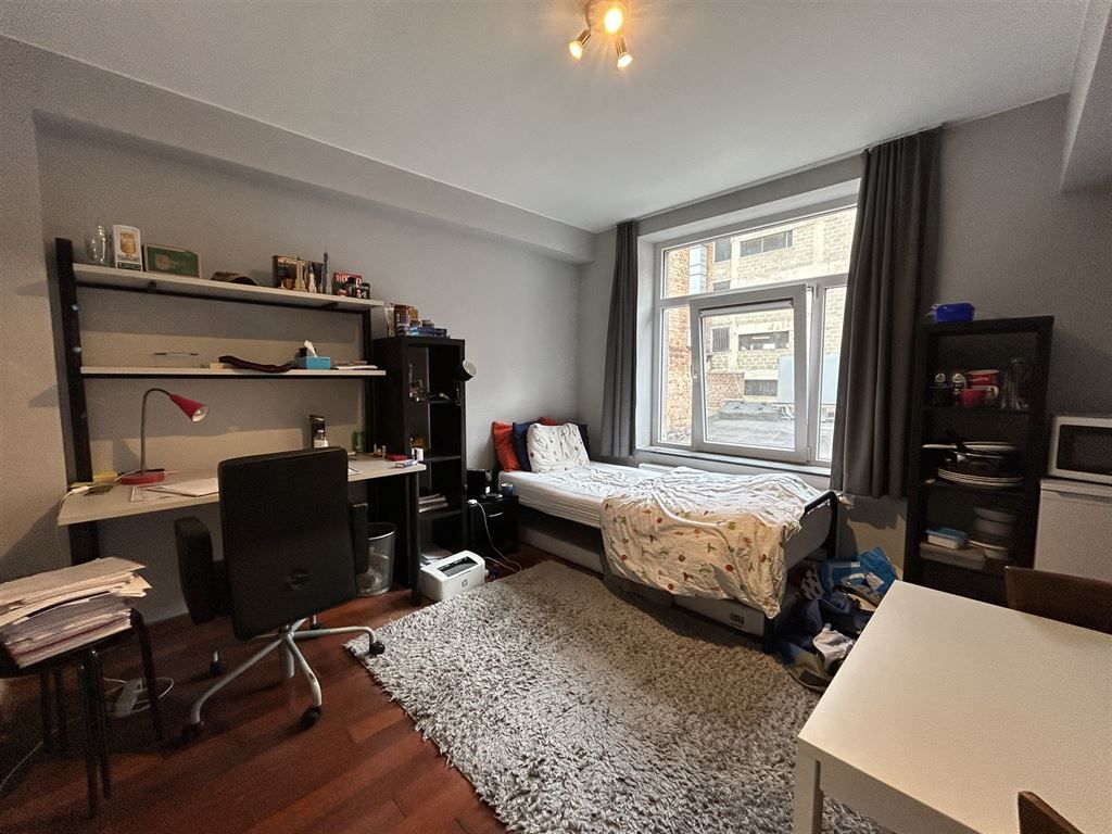 Rustige en lichtrijke studentenkamer op toplocatie  foto 2