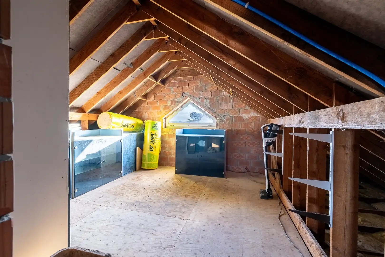 Alleenstaande villa met 4 slaapkamers in een residentiële omgeving. foto 39