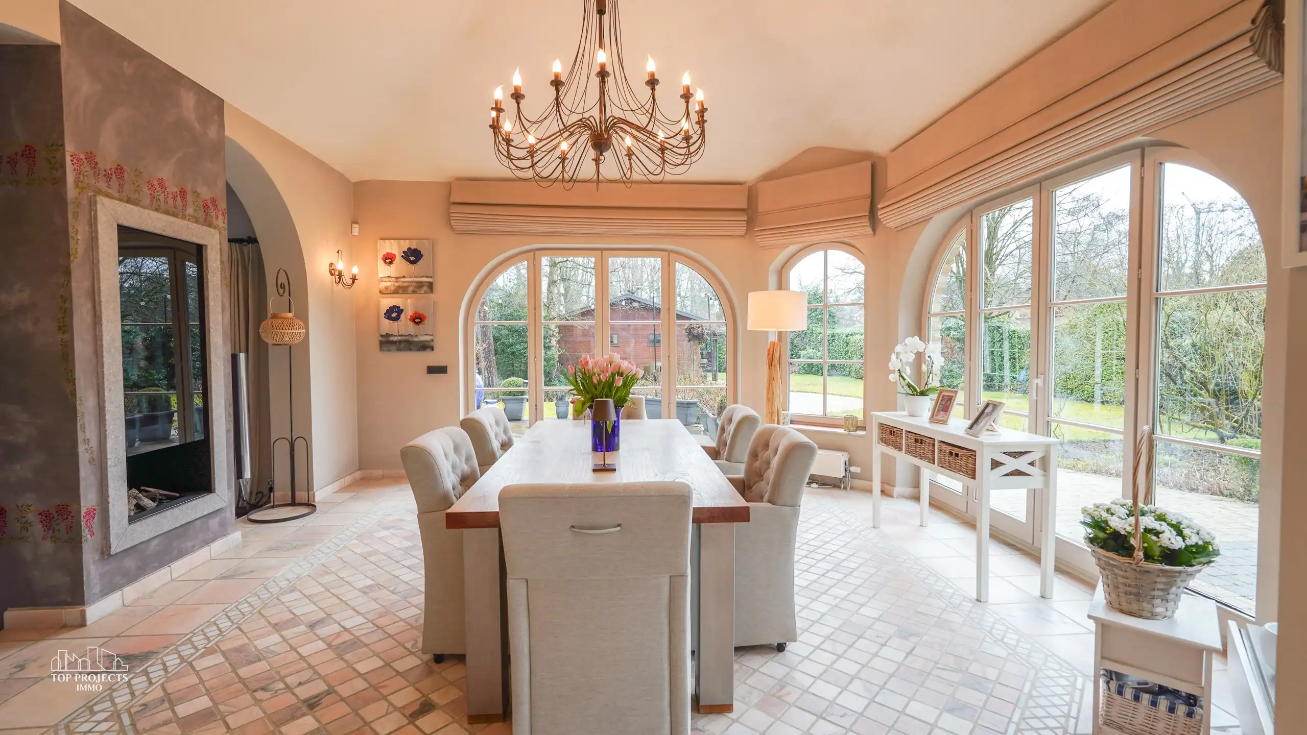 Statige villa met een tijdloos karakter en majestueuze uitstraling foto 8