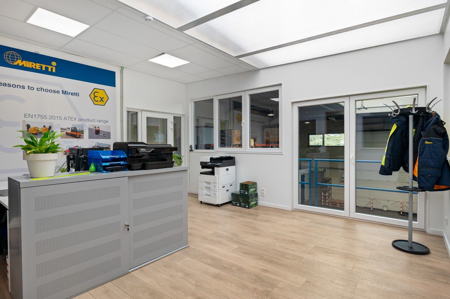 Functioneel magazijn met kantoorruimte en parkeergelegenheid op toplocatie! foto 13