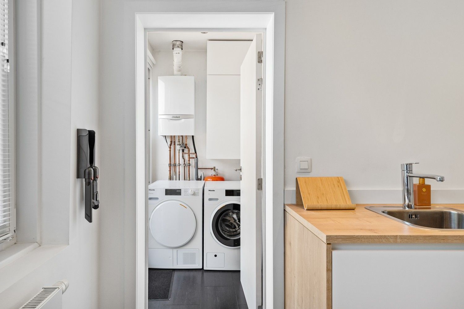 Instapklare duplex met 2 slaapkamers en terras op toplocatie in Schoten! foto 13