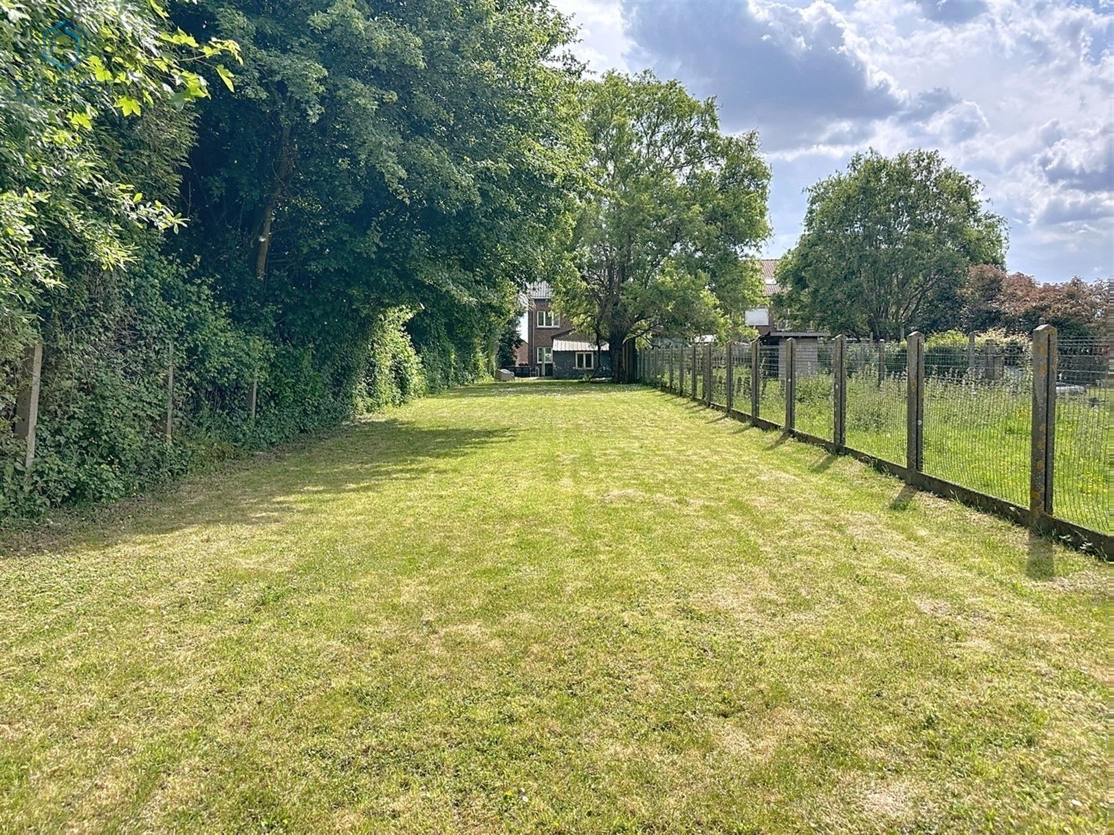 Instapklare halfopen woning met zonnige tuin en tal van troeven! foto 7