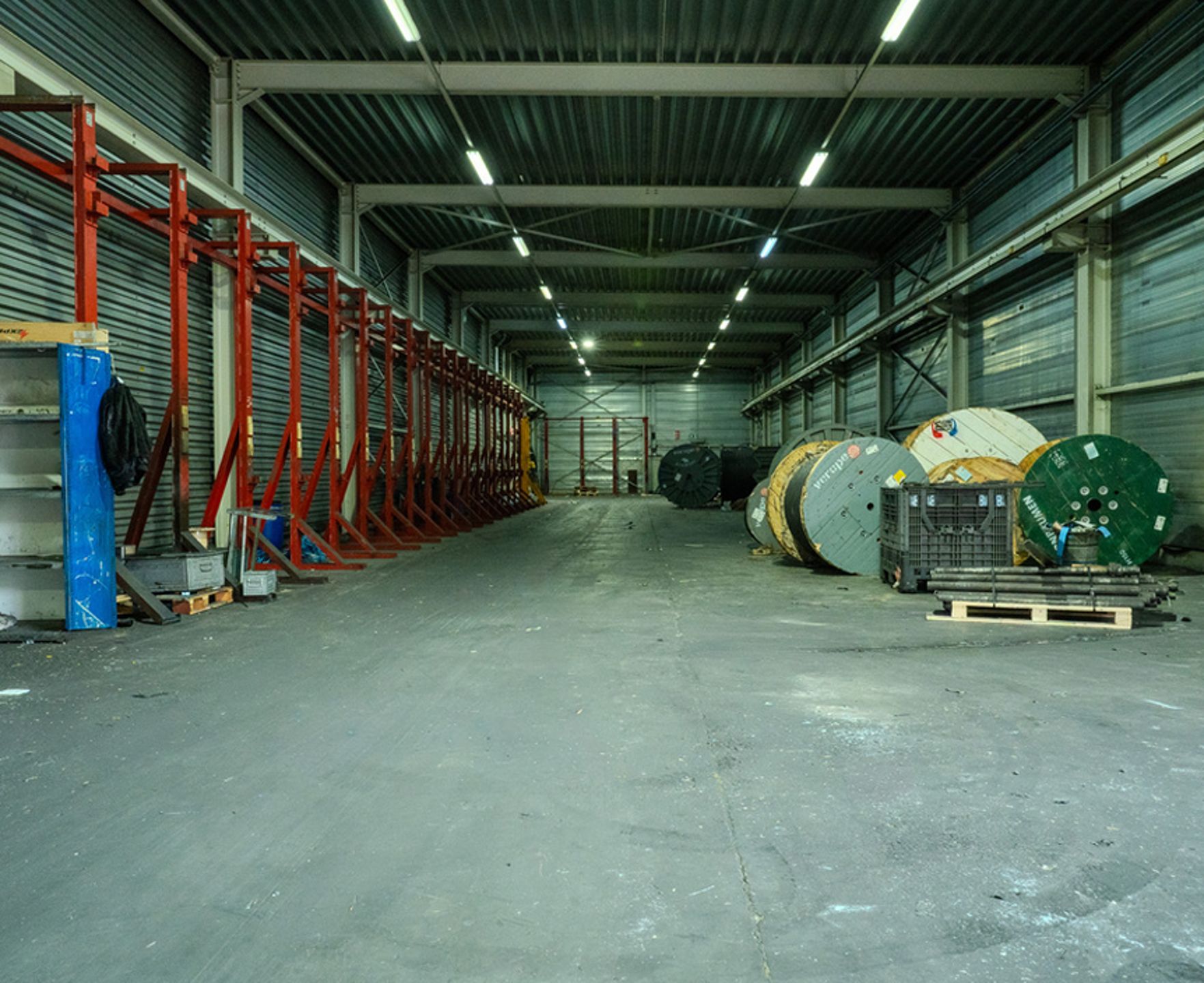 Kantoren  460m² & magazijn 3000m² te huur op 5992m² grondopp foto 19