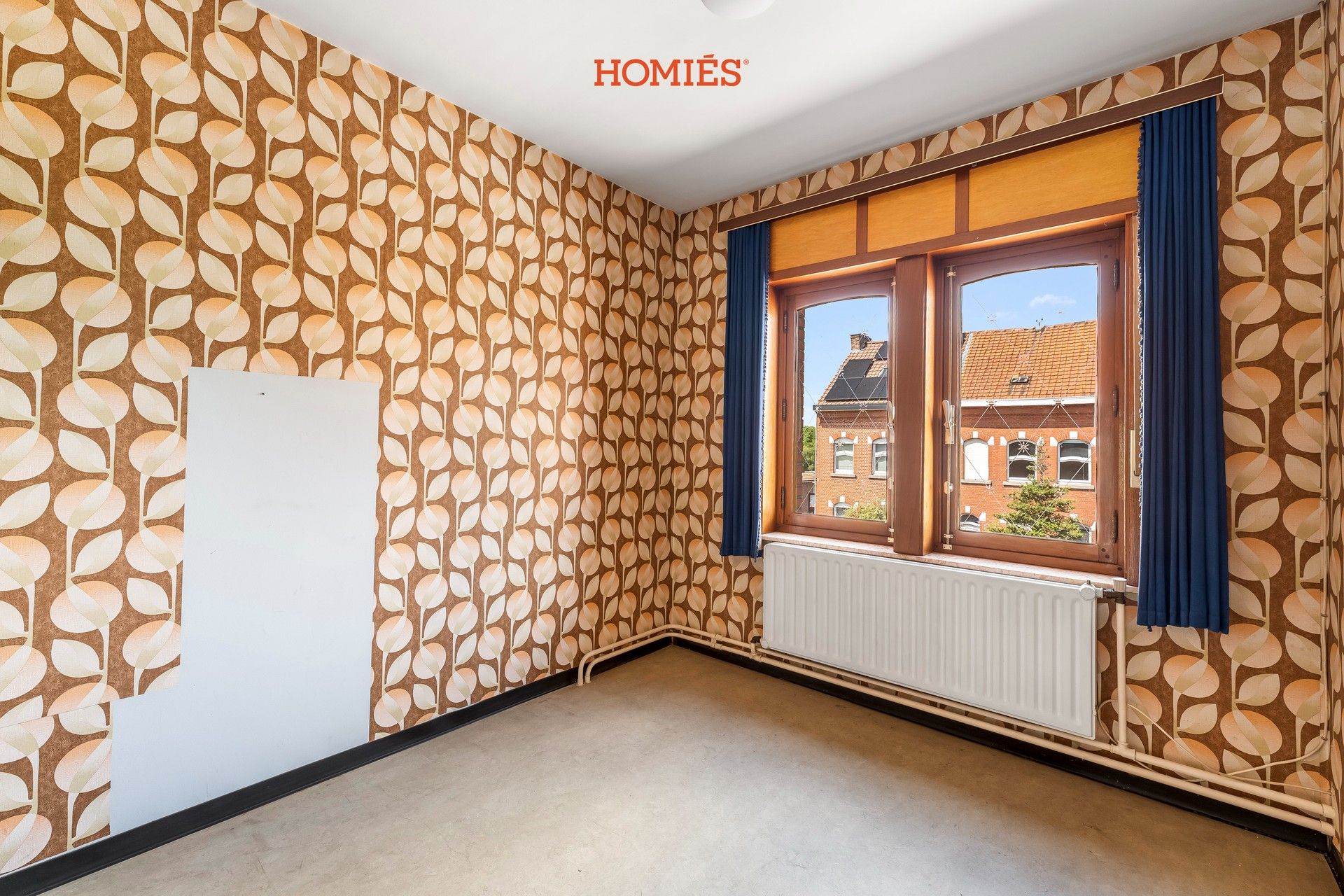 Te renoveren woning met veel potentieel foto 12