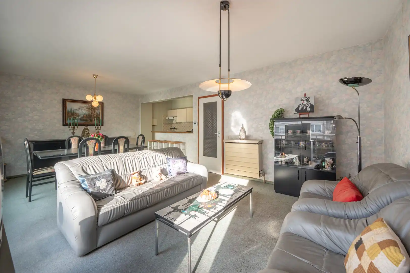 Centraal gelegen appartement met 2 slaapkamers foto 3