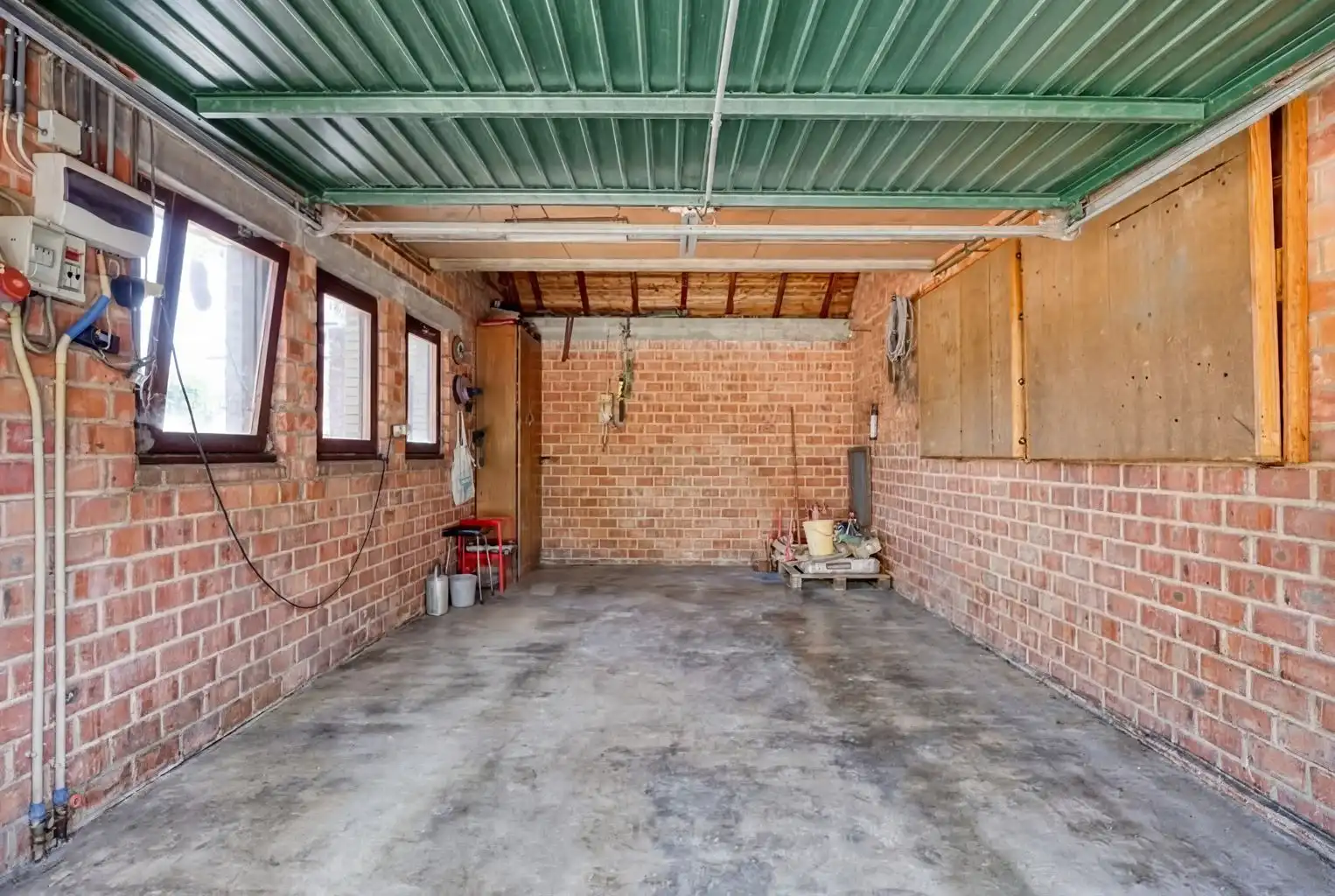 Vrijstaande woning met 4 slaapkamers, ruime tuin en garage op een riant perceel van 9a99ca, rustig gelegen nabij het centrum van Maaseik.  foto 27