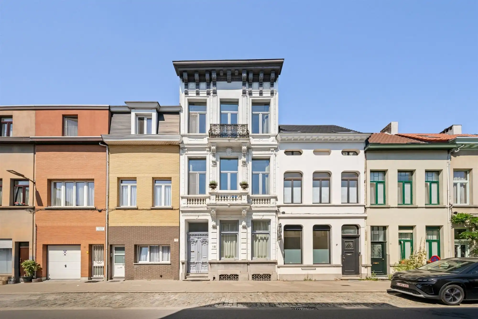 Statige neo-classicistische herenwoning met idyllische tuin foto 2