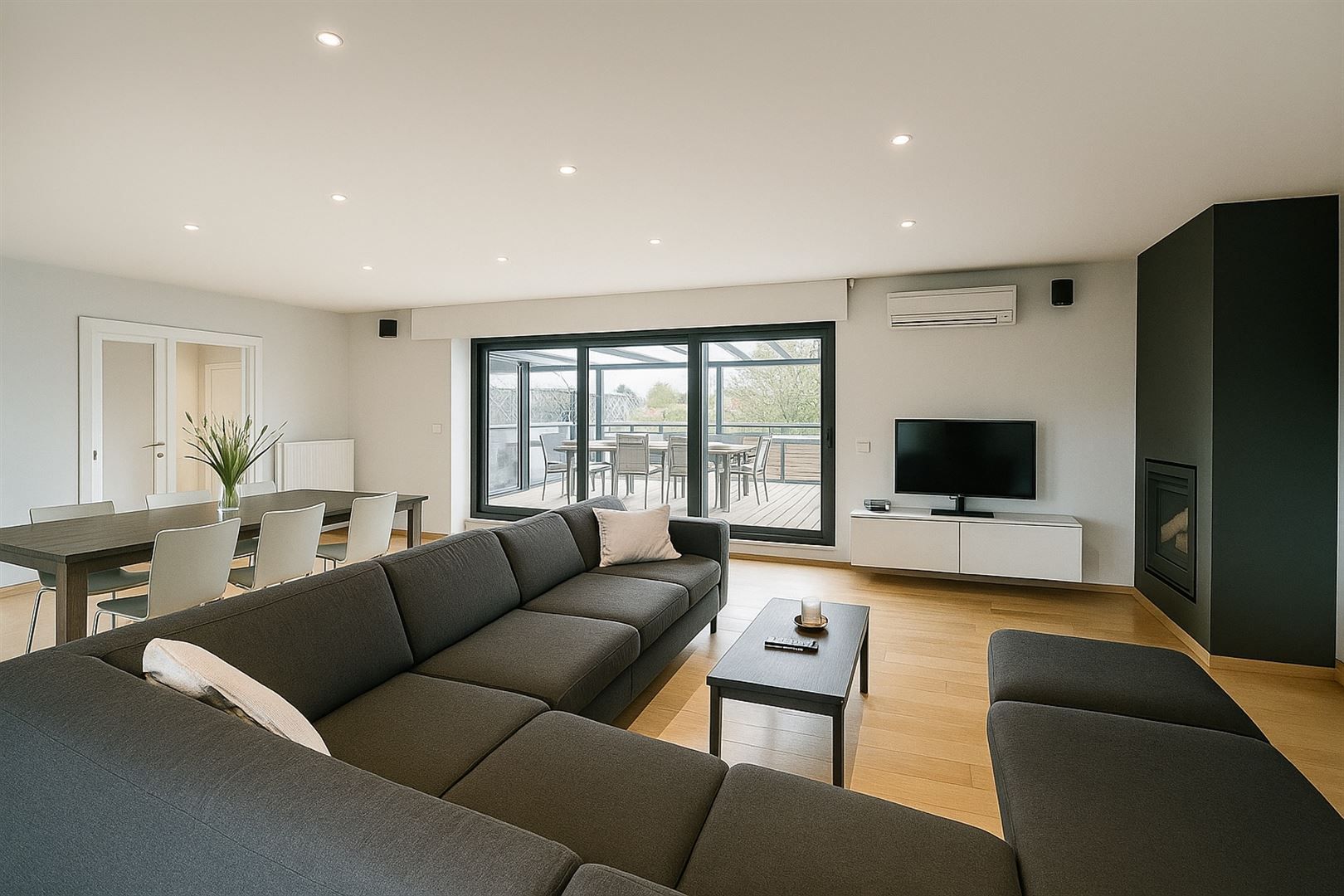 Uniek kantoorgebouw met duplex appartement te koop foto 15