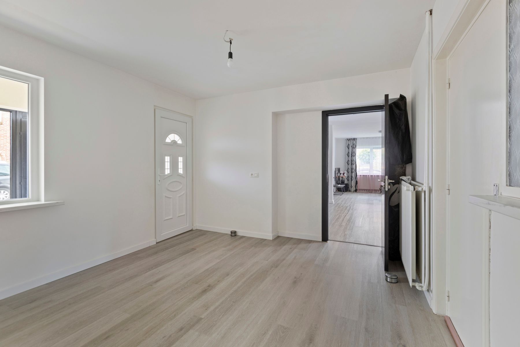 Gerenoveerde woning met drie slaapkamers foto 16