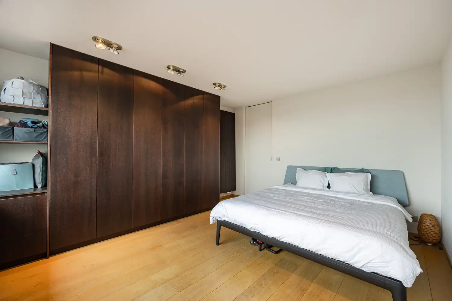 Fantastische energiezuinige penthouse (EPC B!) aan de Nationale Bank met 2 slaapkamers en 2 badkamers, zalig terras 20m², ruime kelder en 2 optionele garages foto 28