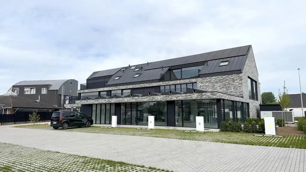 Nieuwbouw kantoorgelijkvloers te huur aan N70 in Lochristi foto 2