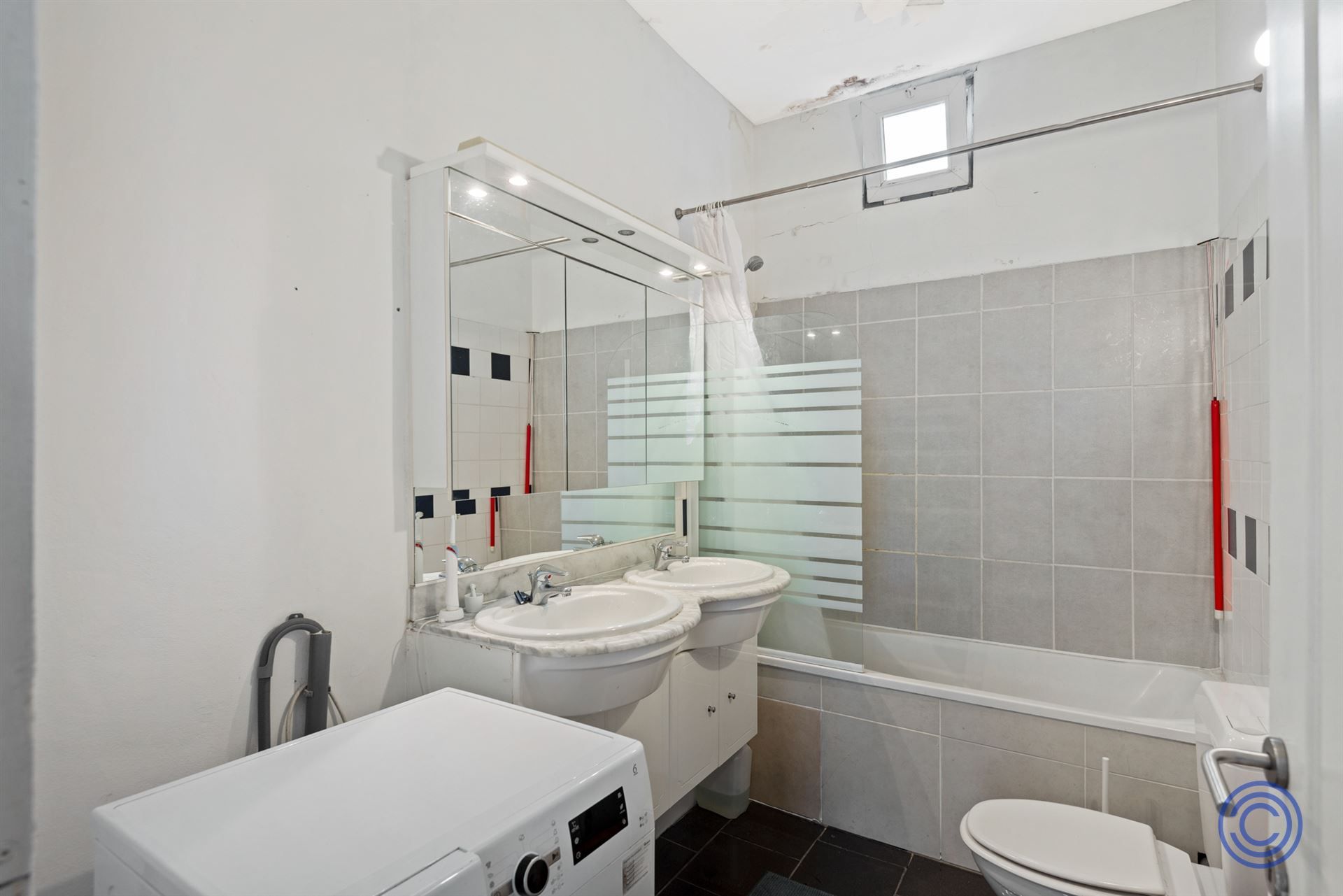 Authenthiek appartement met balkon in Harmoniewijk! foto 11