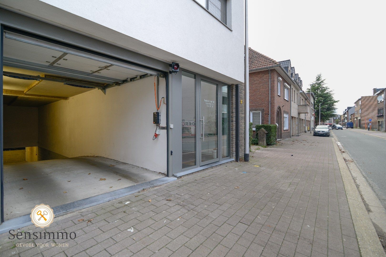 Modern en ruim appartement met 1 slaapkamer, dubbel terras en privé parking foto 24