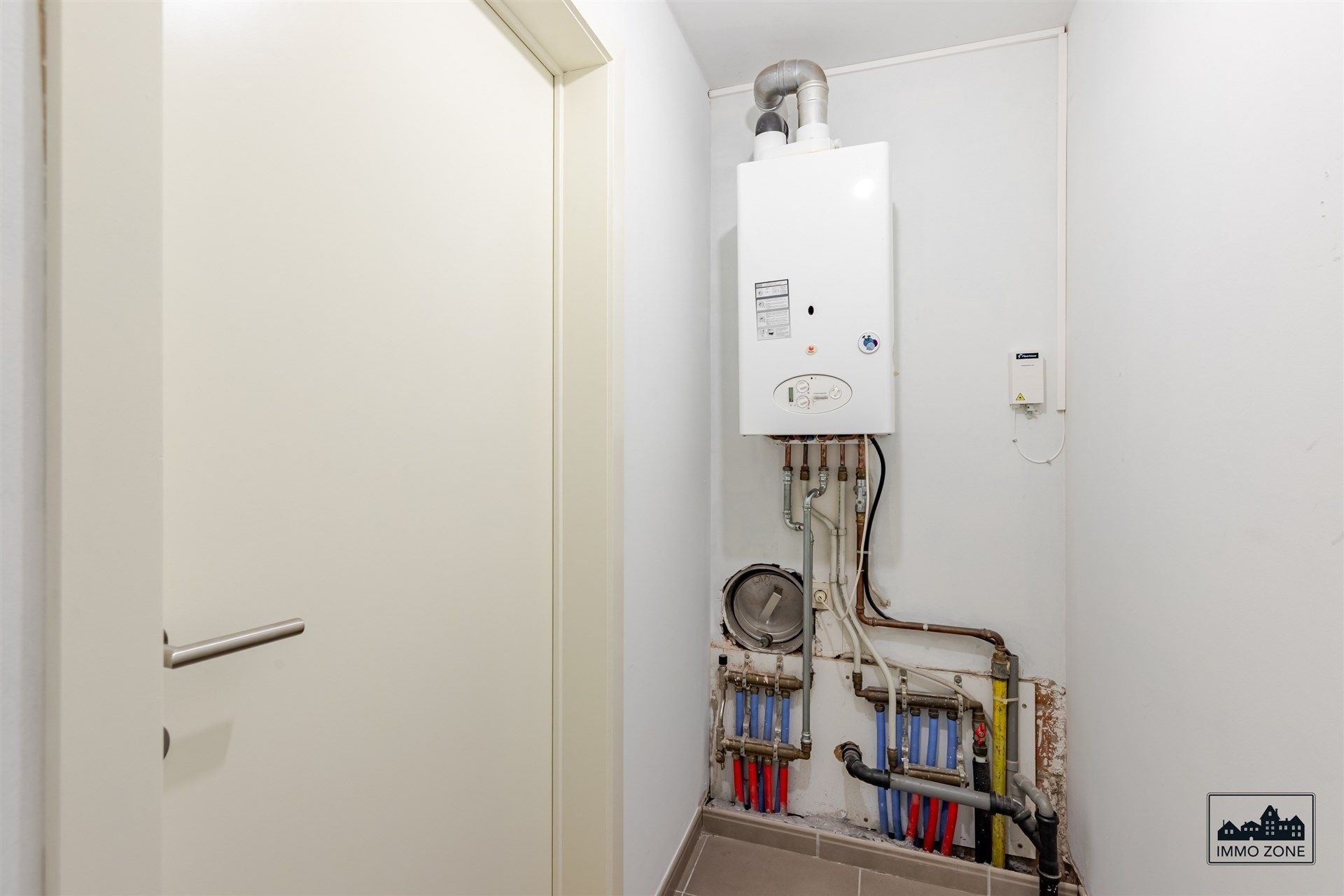 Gelijkvloers modern appartement in centrum Wetteren foto 19