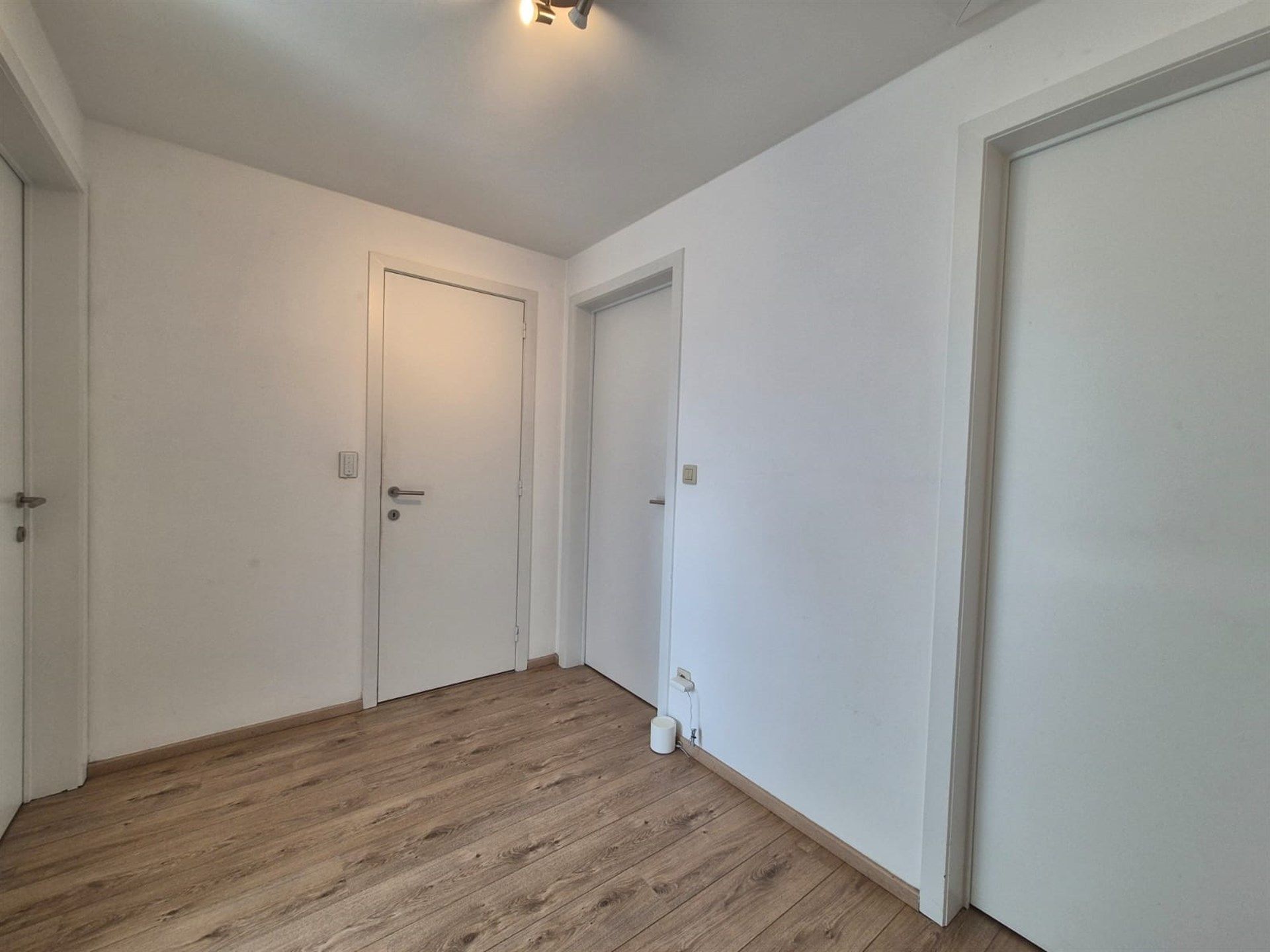 Bijzonder interessant gelegen recente woning met tuin en garage. foto 15