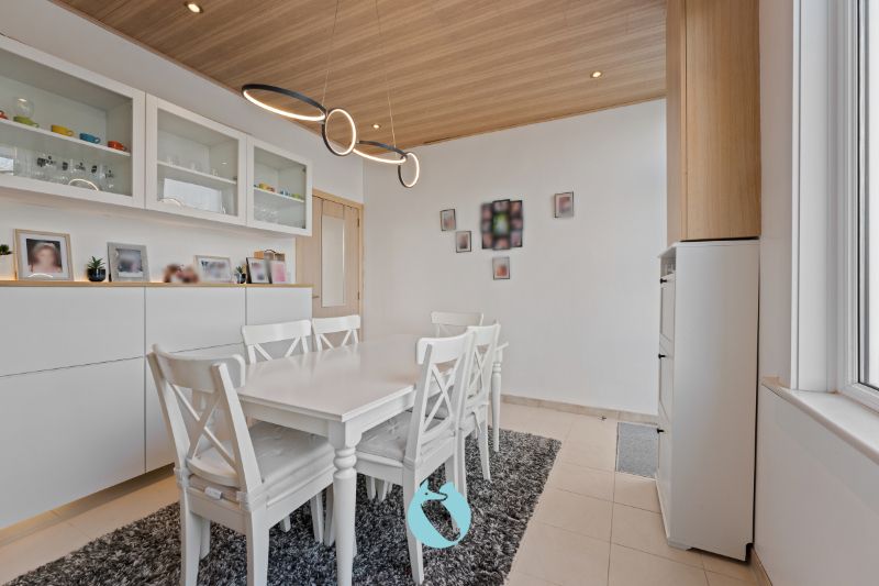 Rustig gelegen starterswoning met grote tuin foto 3