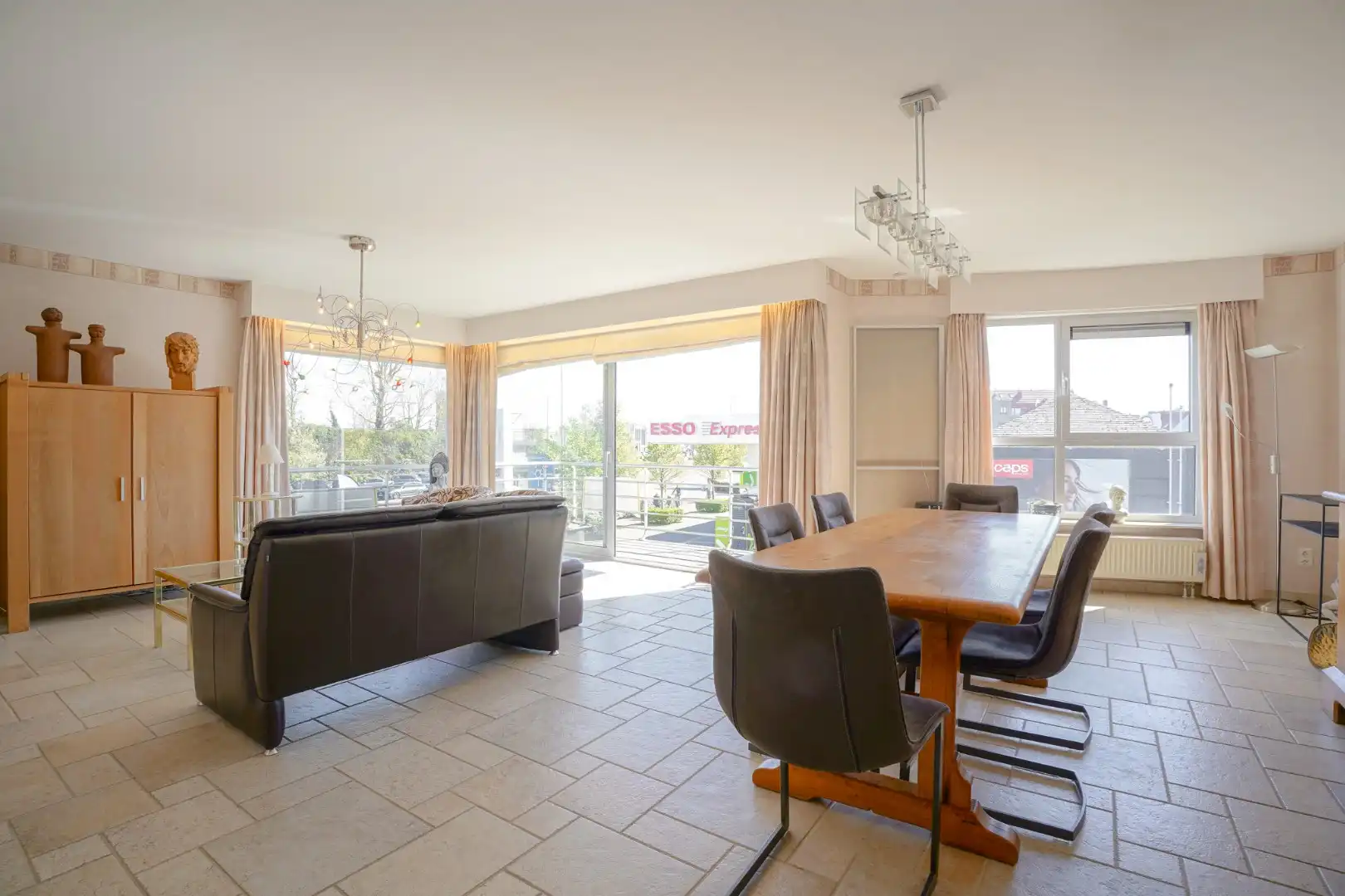 Instapklaar 2-slaapkamerappartement (89m² + 8m² terras) nabij de haven van Nieuwpoort. foto 4
