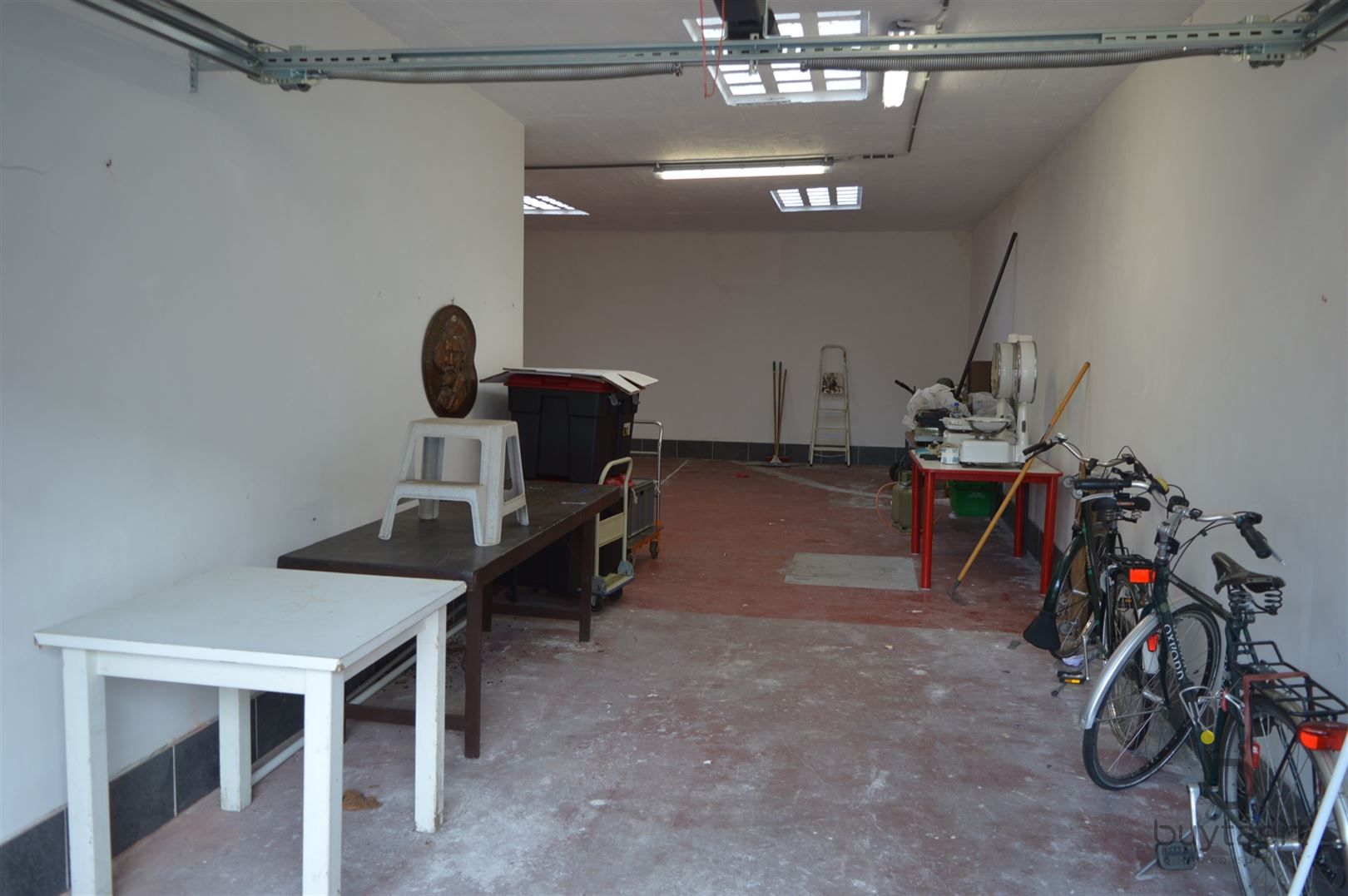 Zeer ruim magazijn of garage voor meedere autos te Merksem! foto 7