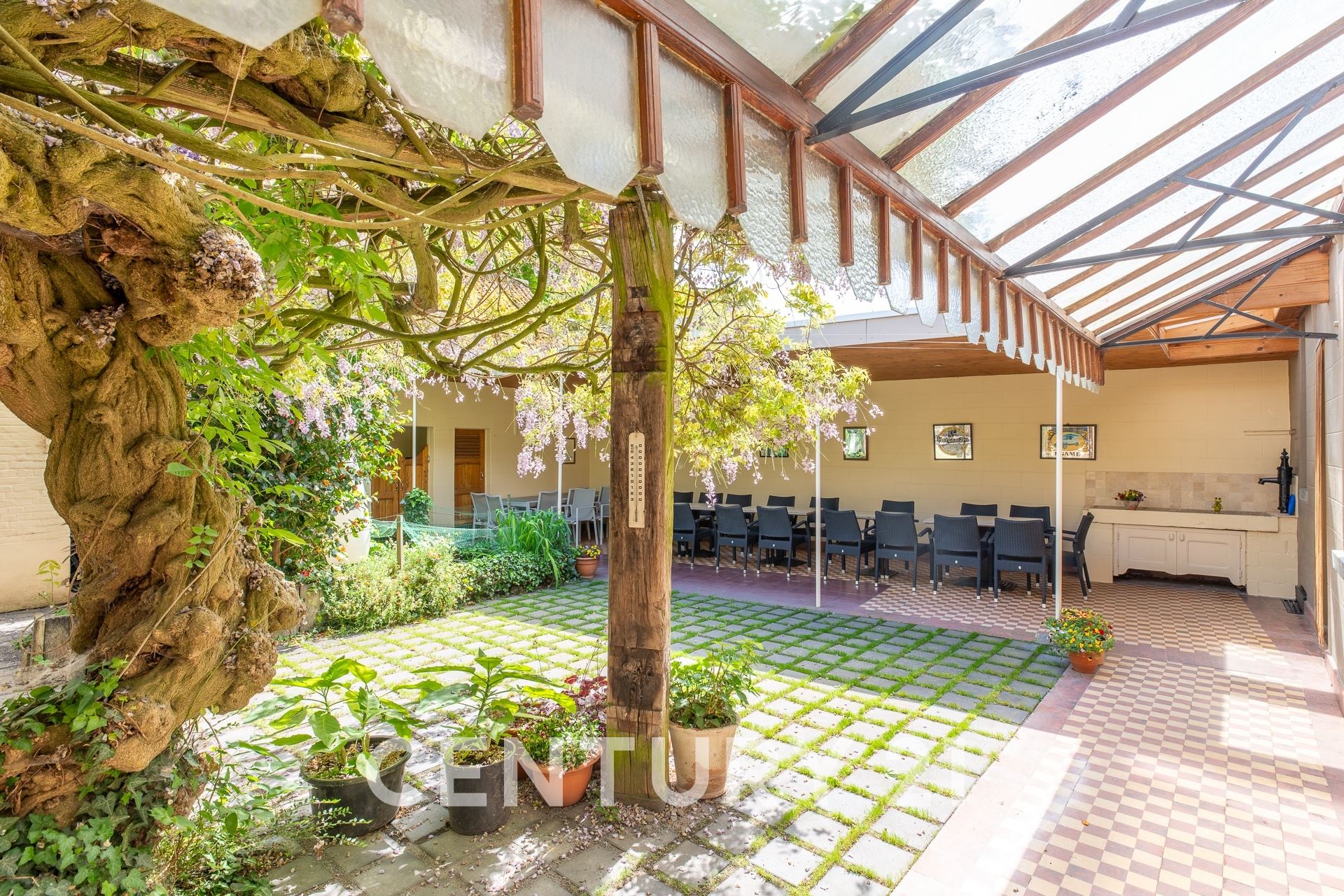 Multi functionele hoeve in landelijke omgeving foto 13