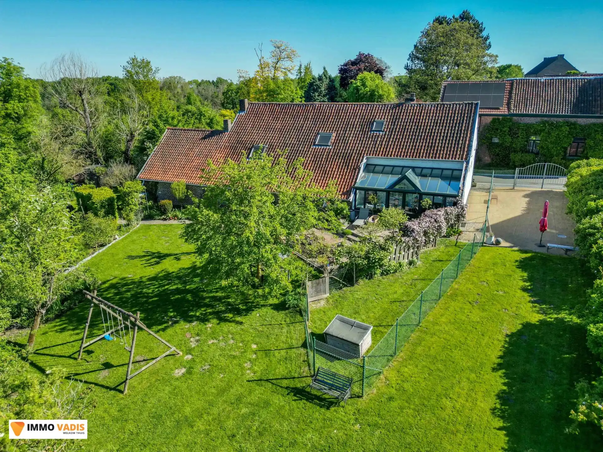 Wonen in alle rust: Uniek landhuis omringd door natuur foto 29