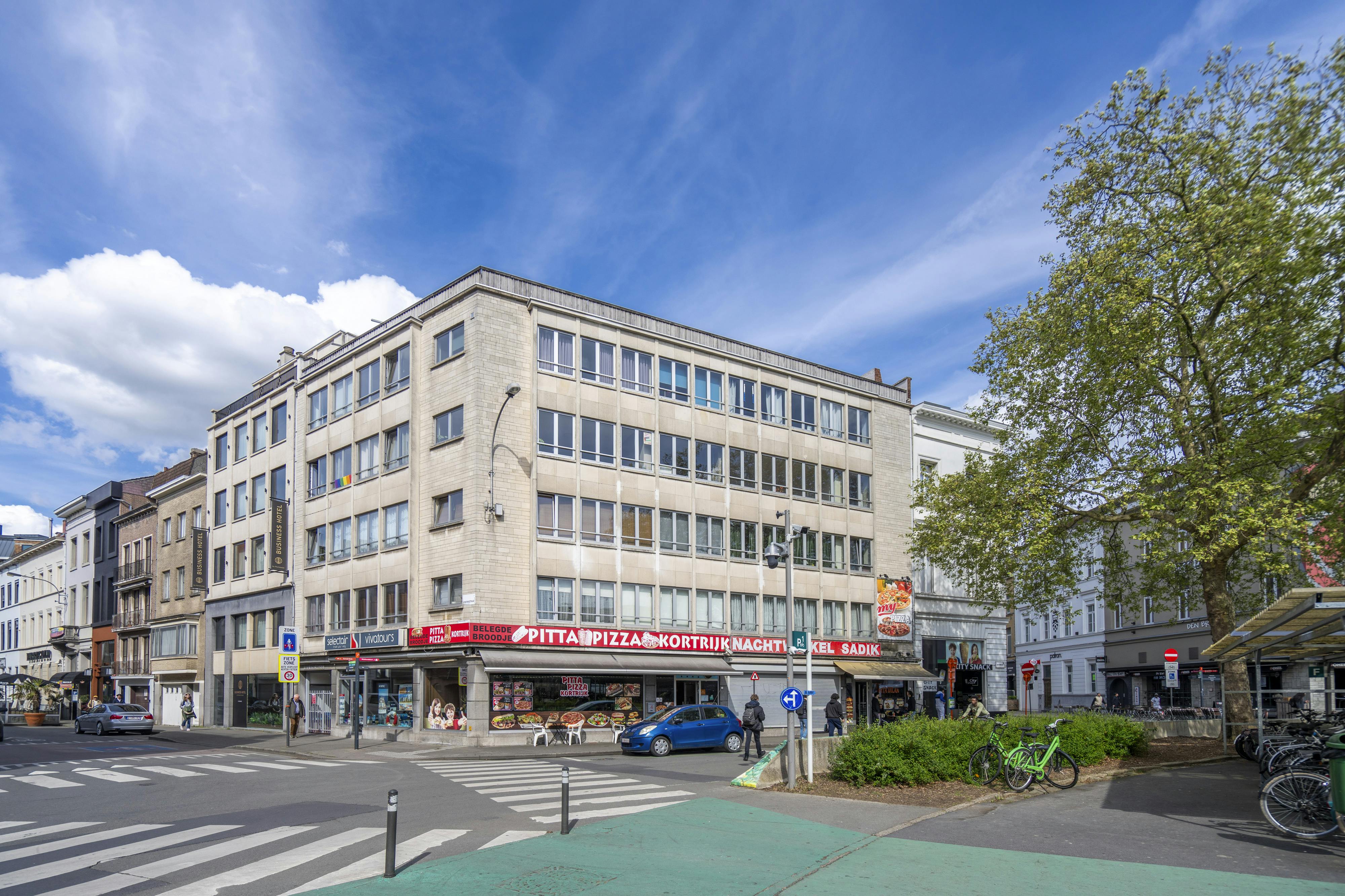 Penthouse (147m²) te koop in hartje Kortrijk! foto 18