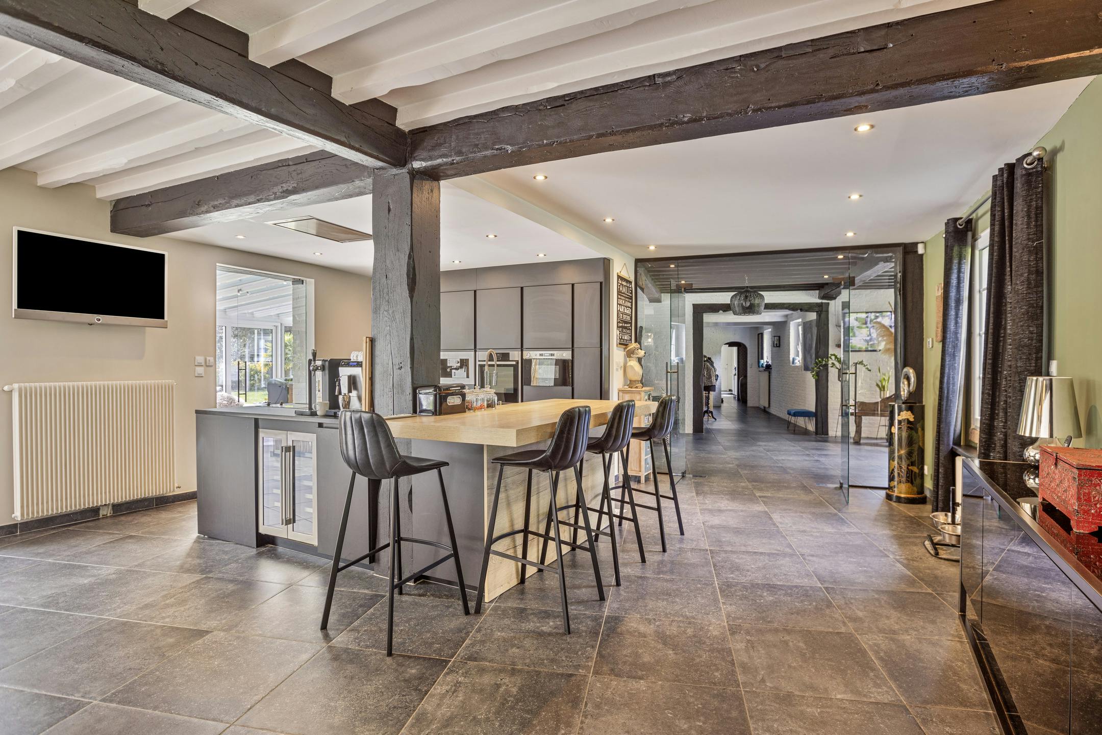 Luxueuze eigendom op ca 1,8ha met zwembad en tennisveld te koop in Gijvelde (Frankrijk). foto 5