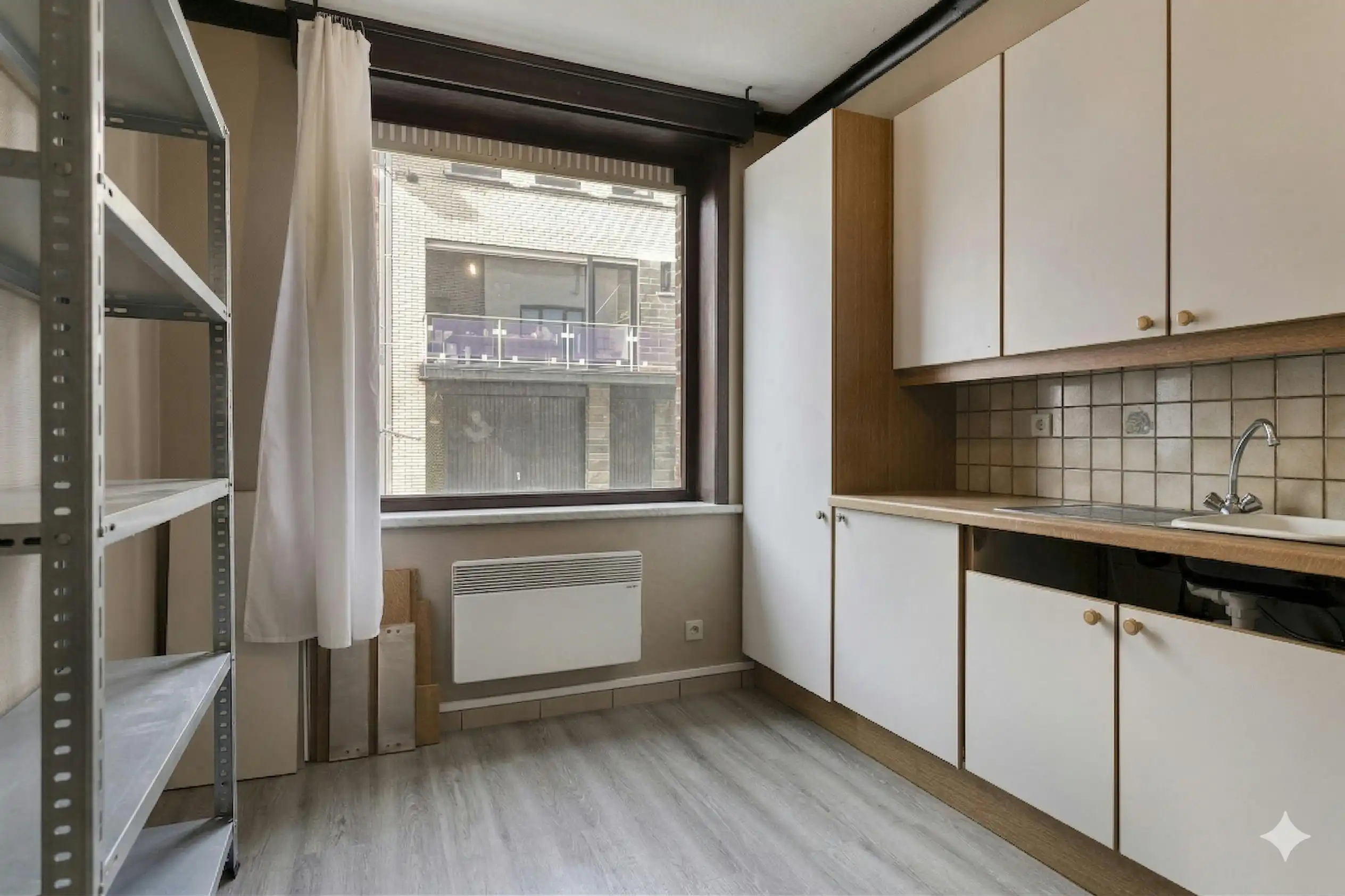 Gezellig huis met 2 slaapkamers en zolder,centraal in Izegem foto 5