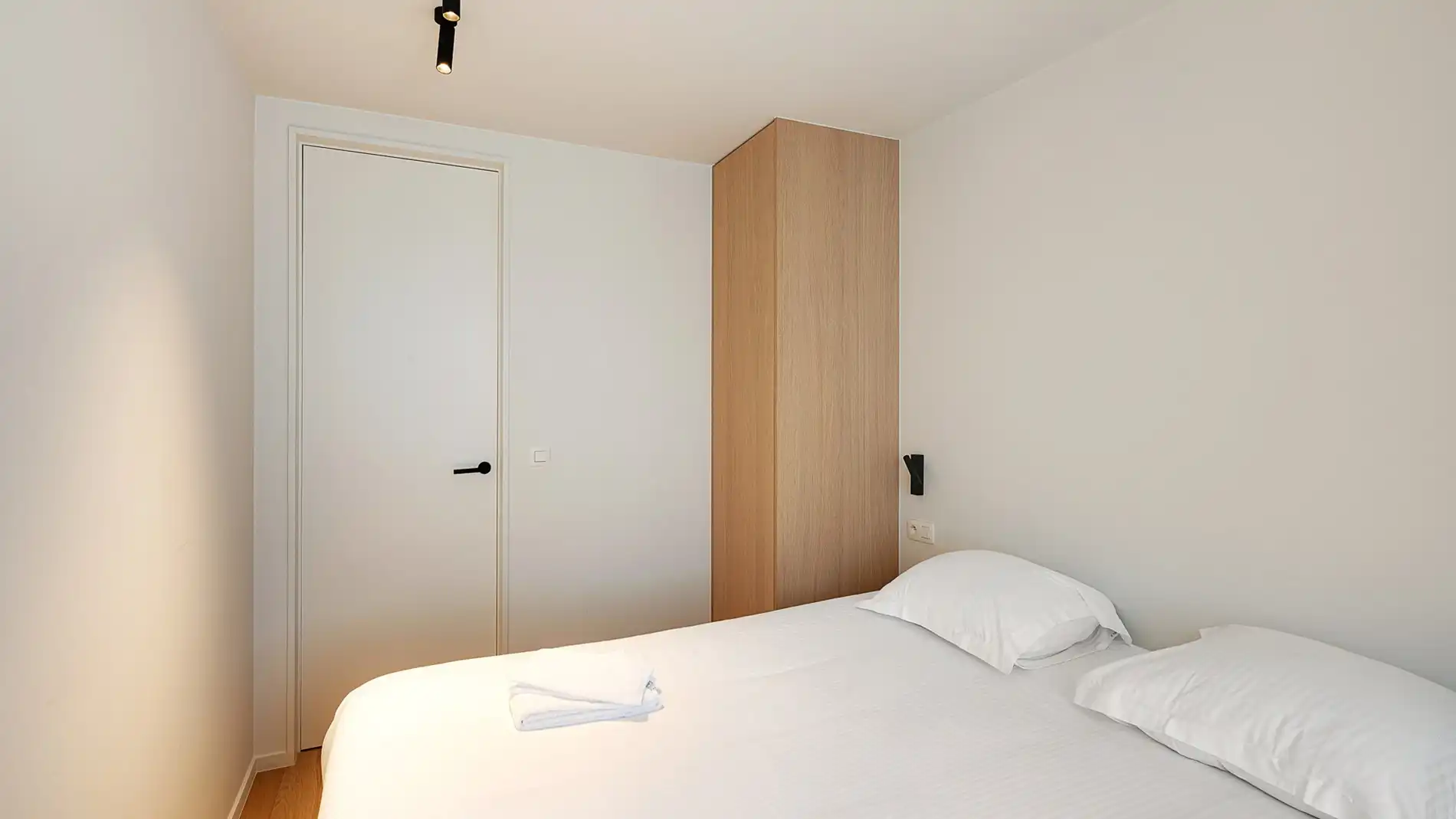 Gerenoveerd hoekappartement met 3 ruime slpks.  foto 13