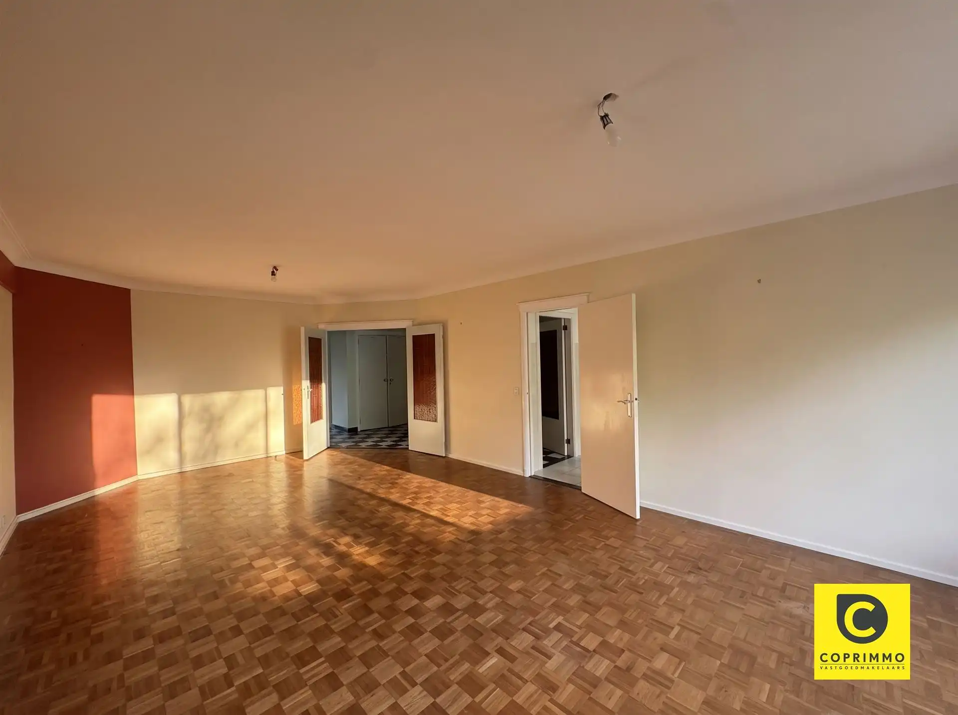 Ruim 3 slk appartement met terras te Berchem!  foto 4