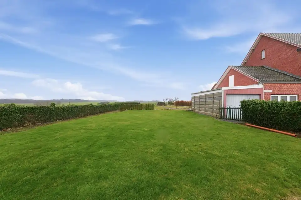 OP TE FRISSEN GEZINSWONING MET GARAGE OP EEN RUIM PERCEEL VAN 10A IN GINGELOM foto 5